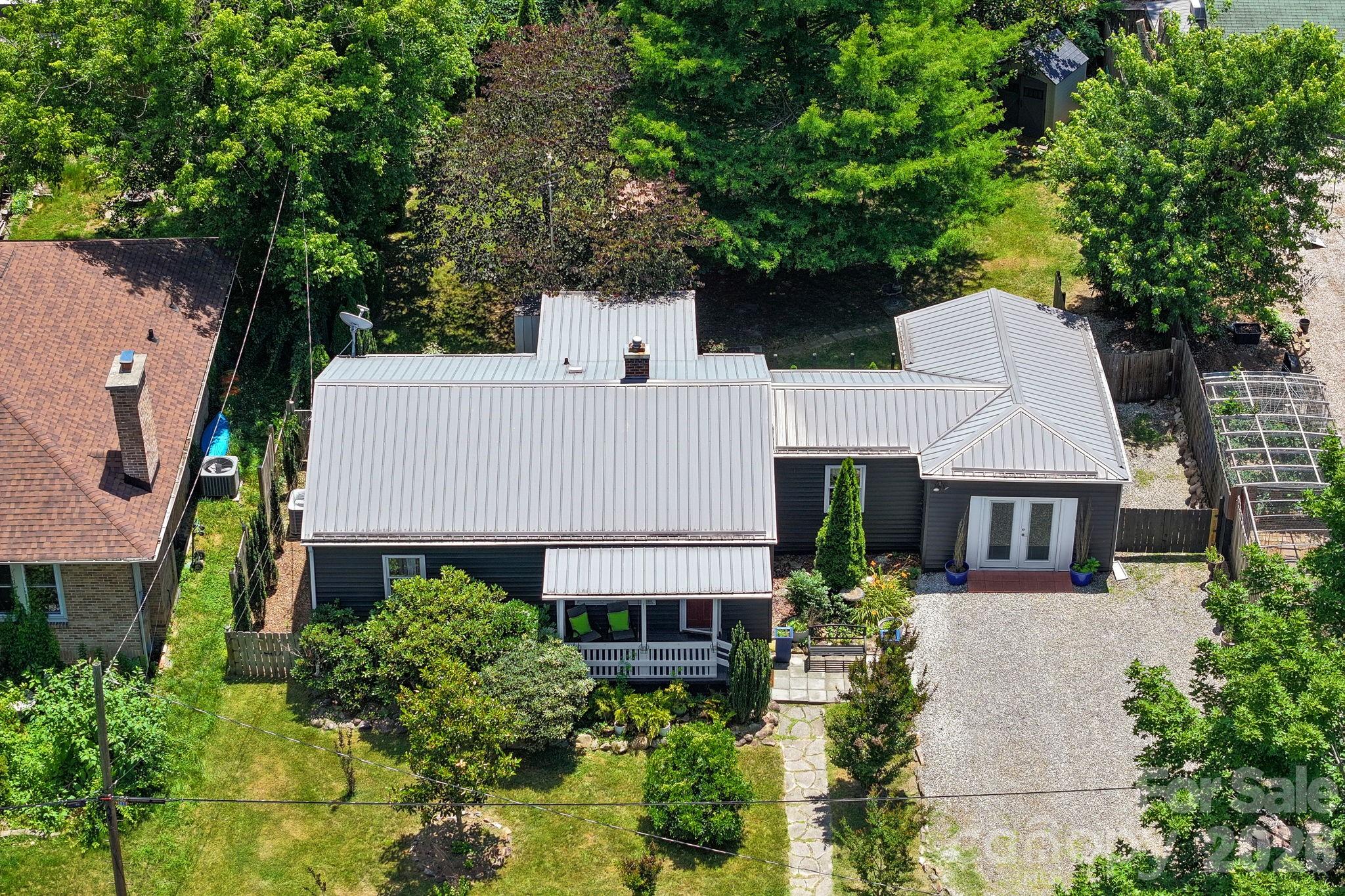 10 Eola Avenue Property Photo 25
