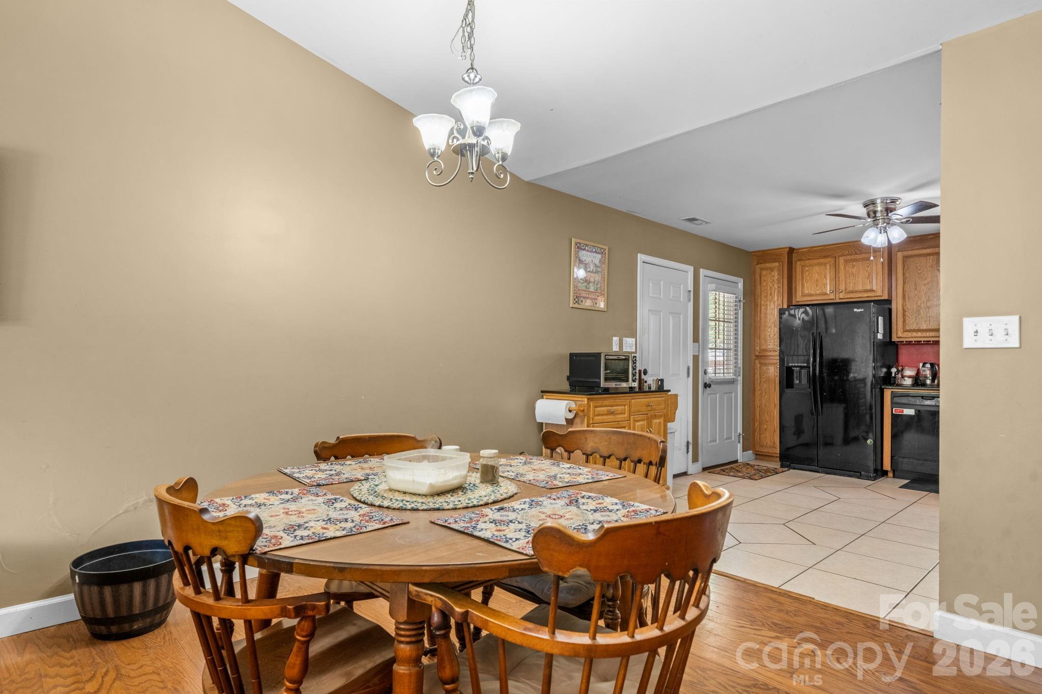 3844 Bridle Path Drive Property Photo 8