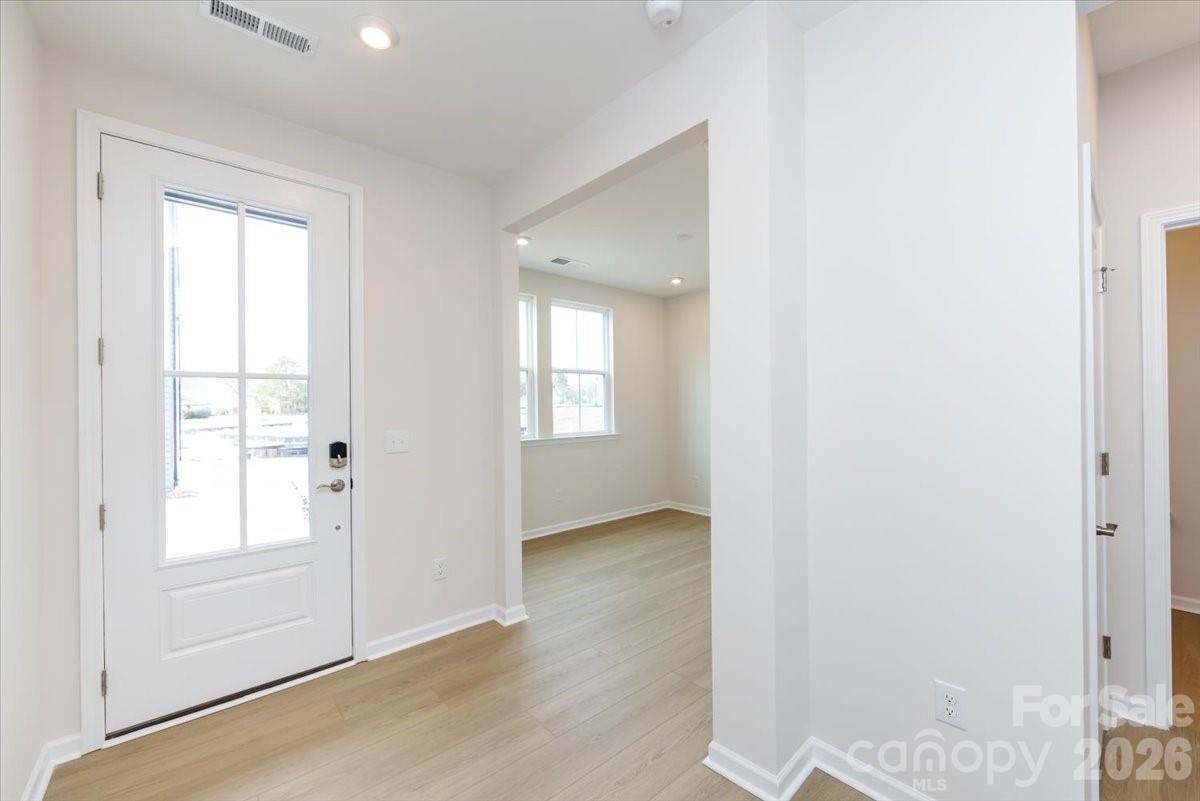 3013 Circles End Property Photo 4