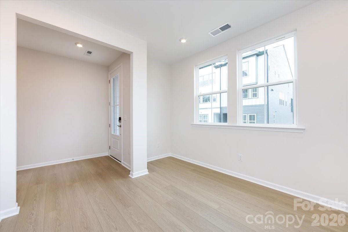 3013 Circles End Property Photo 6