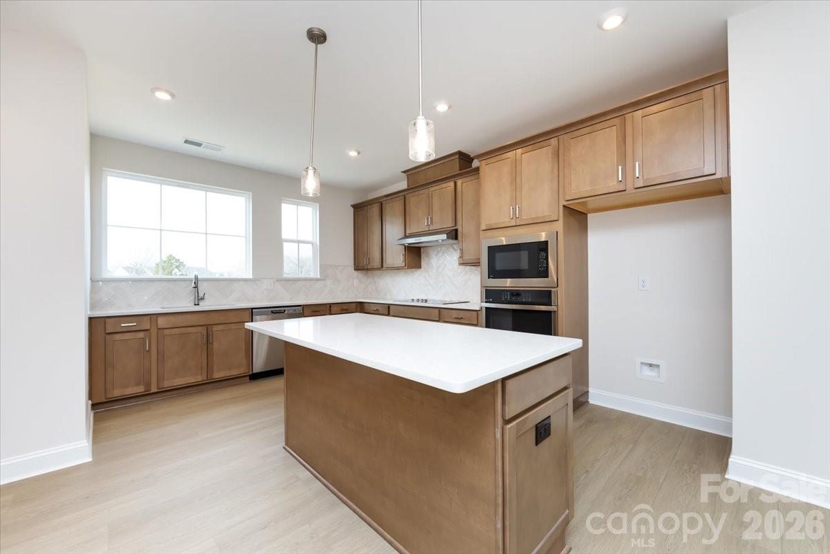 3013 Circles End Property Photo 10