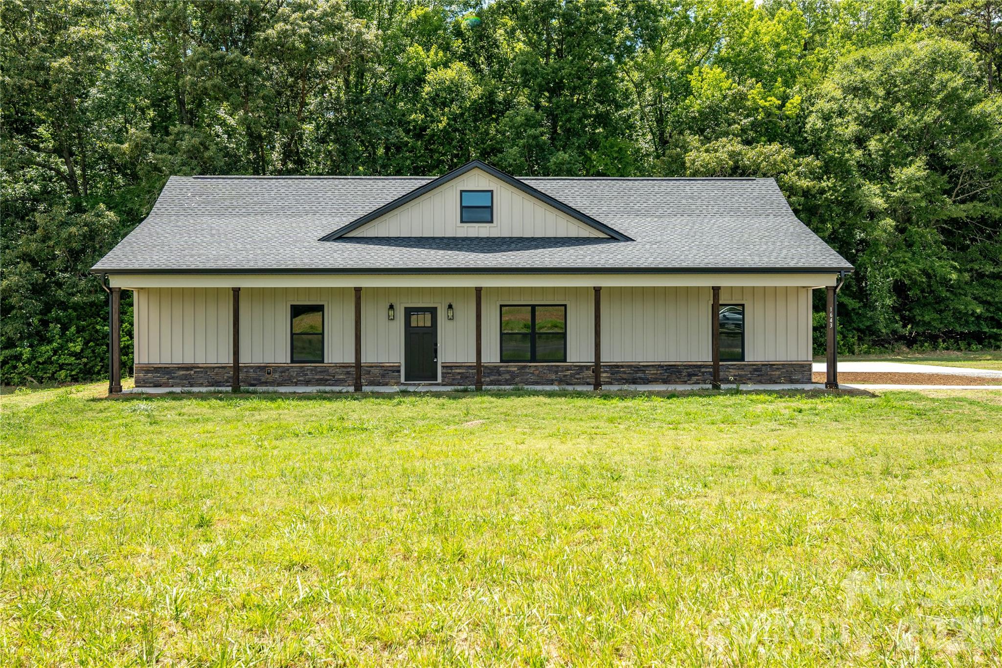1643 Beamguard Road Property Photo 1