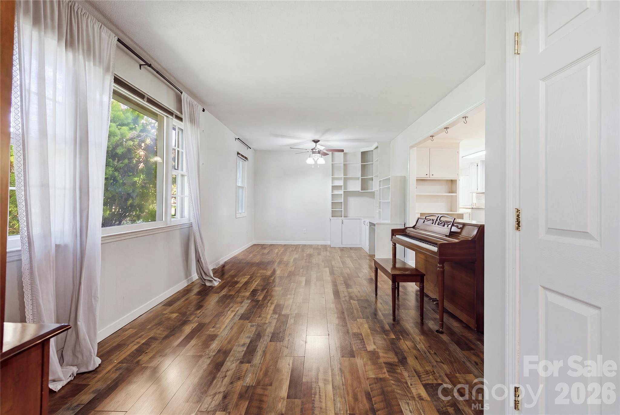 169 Greenbriar Drive Property Photo 4