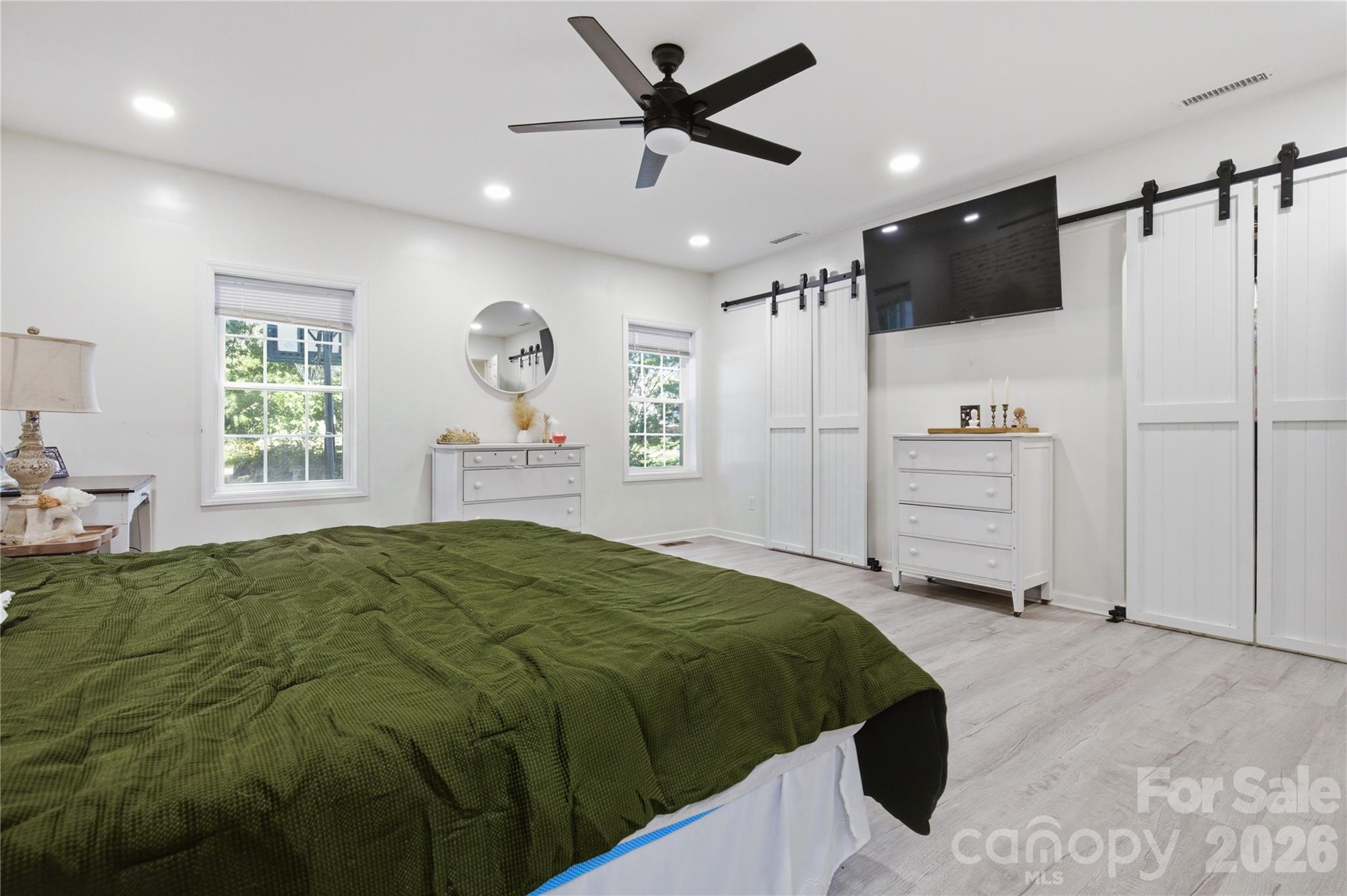 169 Greenbriar Drive Property Photo 8
