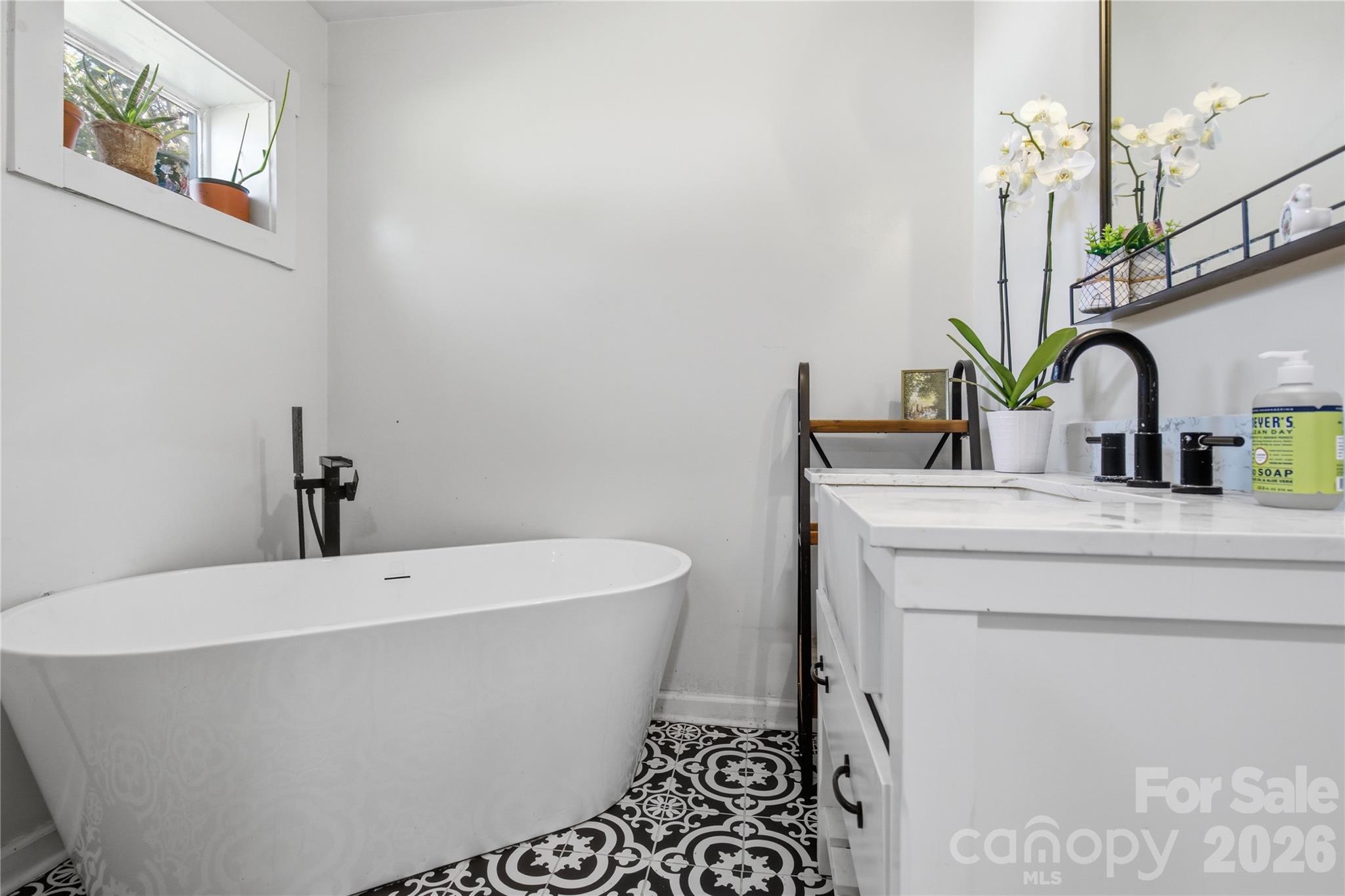 169 Greenbriar Drive Property Photo 11