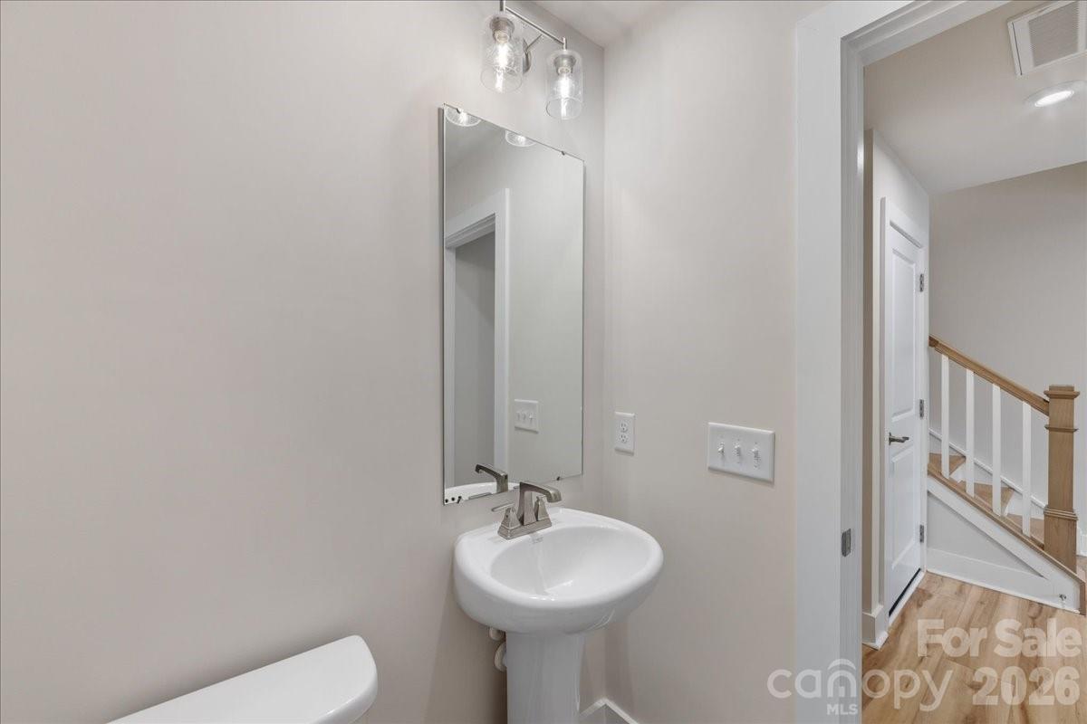 6008 Pivot Court Property Photo 6