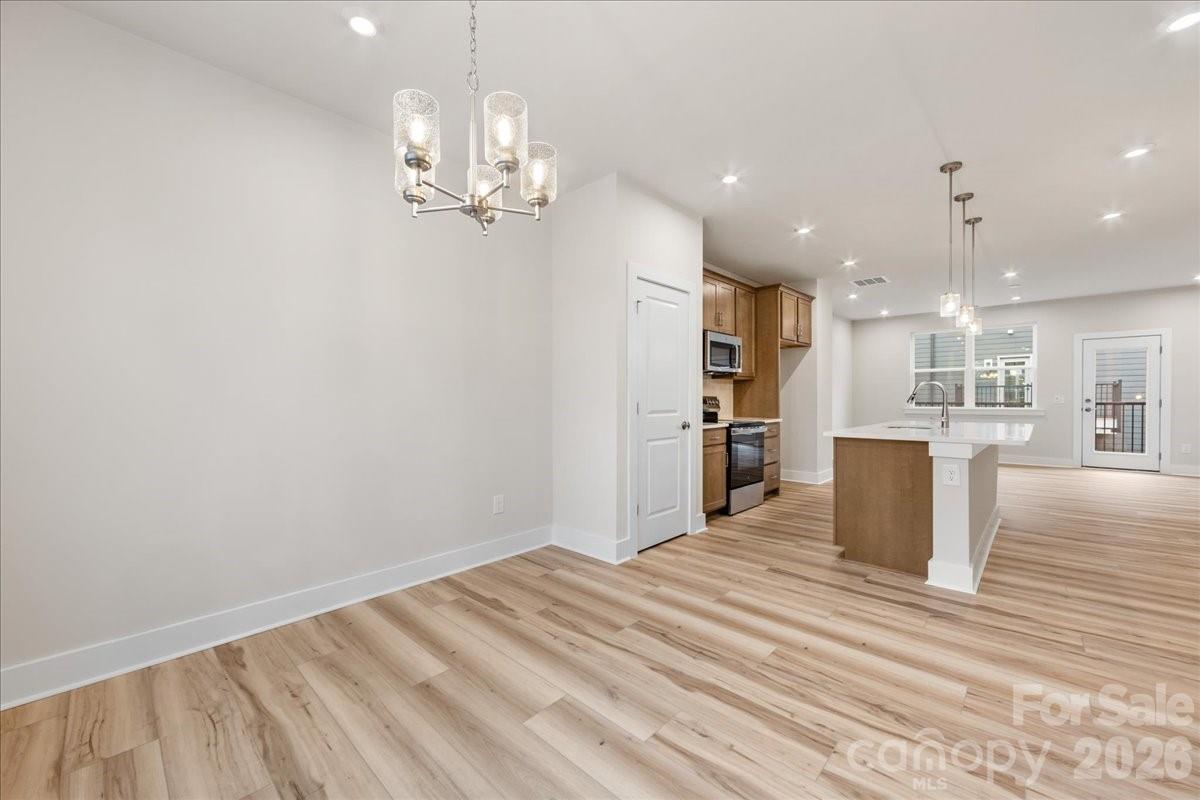 6008 Pivot Court Property Photo 10