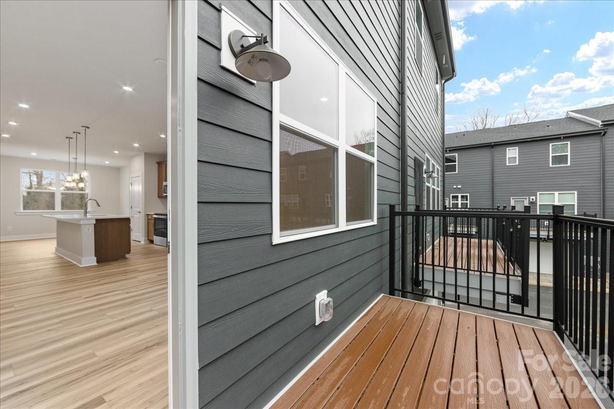 6008 Pivot Court Property Photo 13