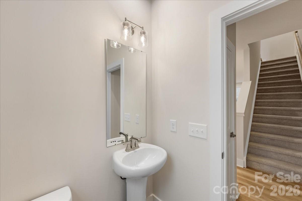6008 Pivot Court Property Photo 15