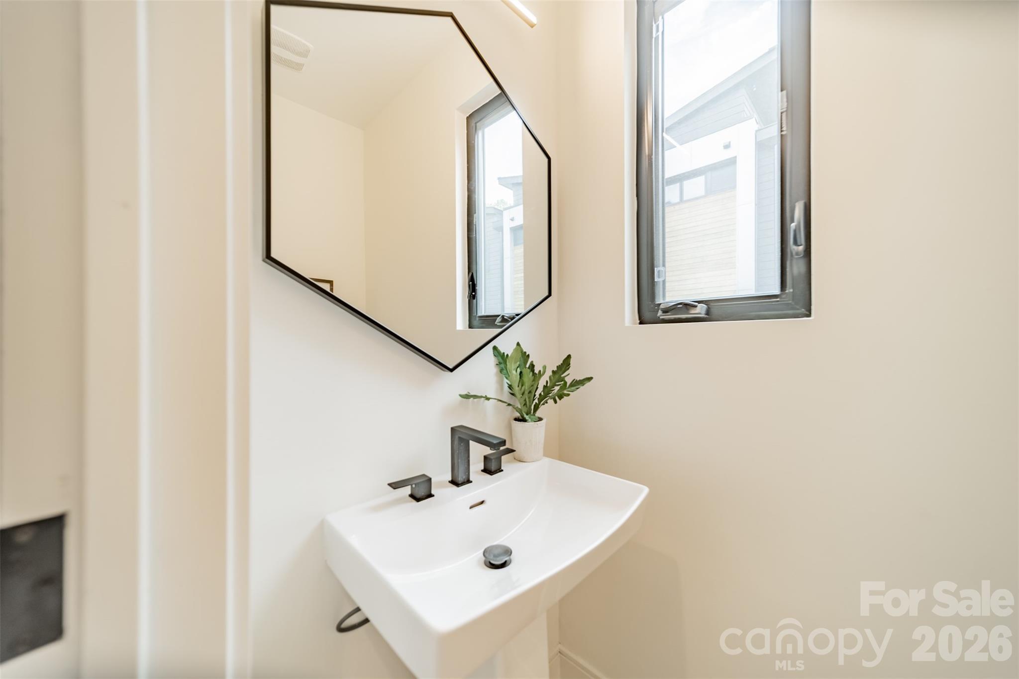 3305 Spencer Street Property Photo 18