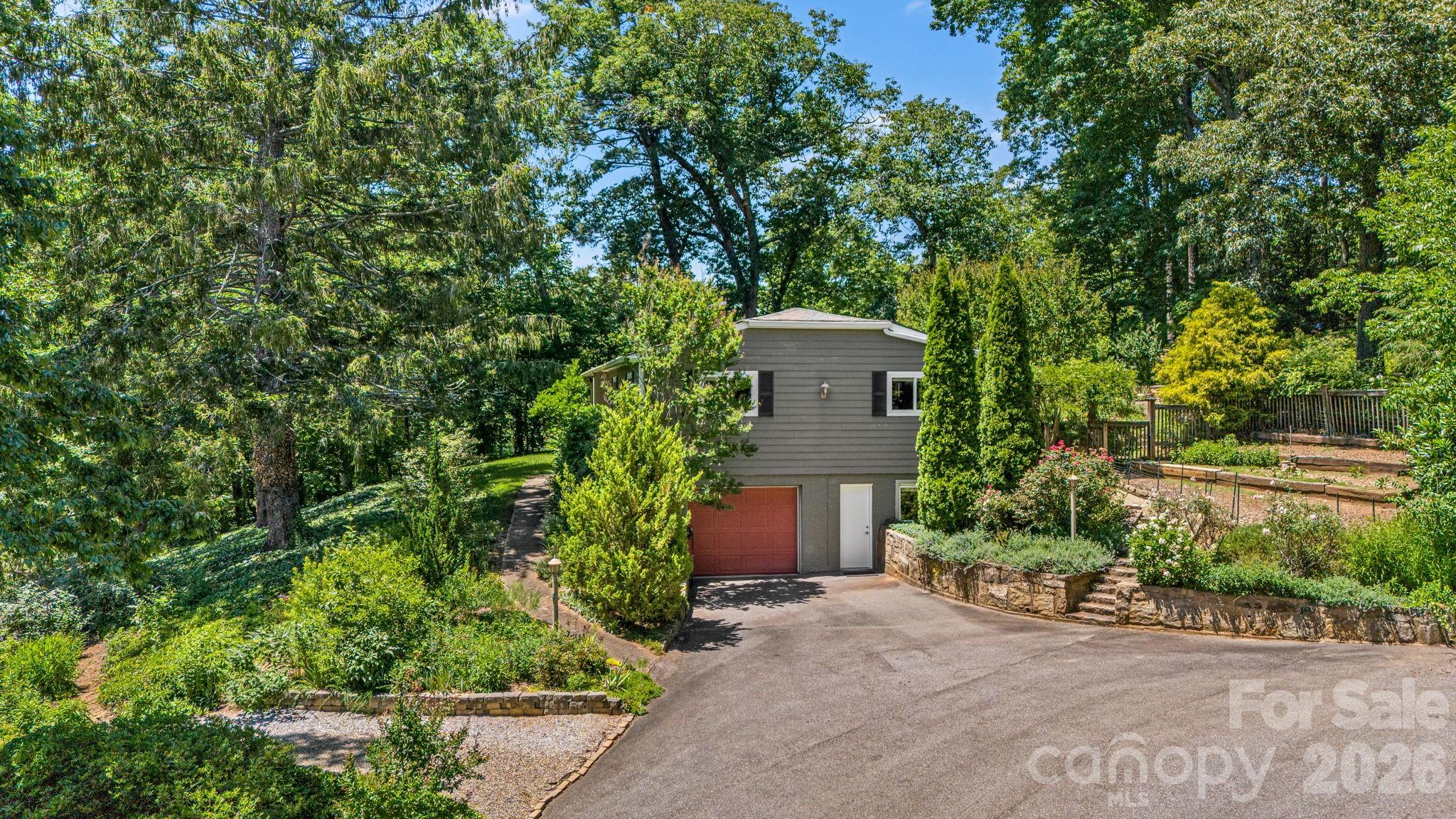 78 Grovewood Road Property Photo 4