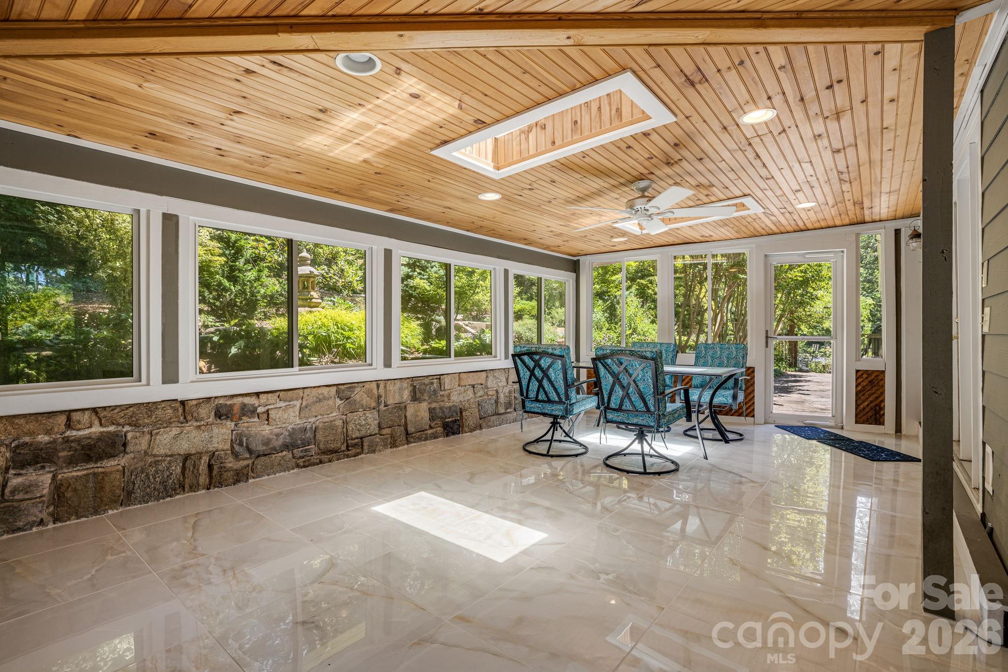 78 Grovewood Road Property Photo 10