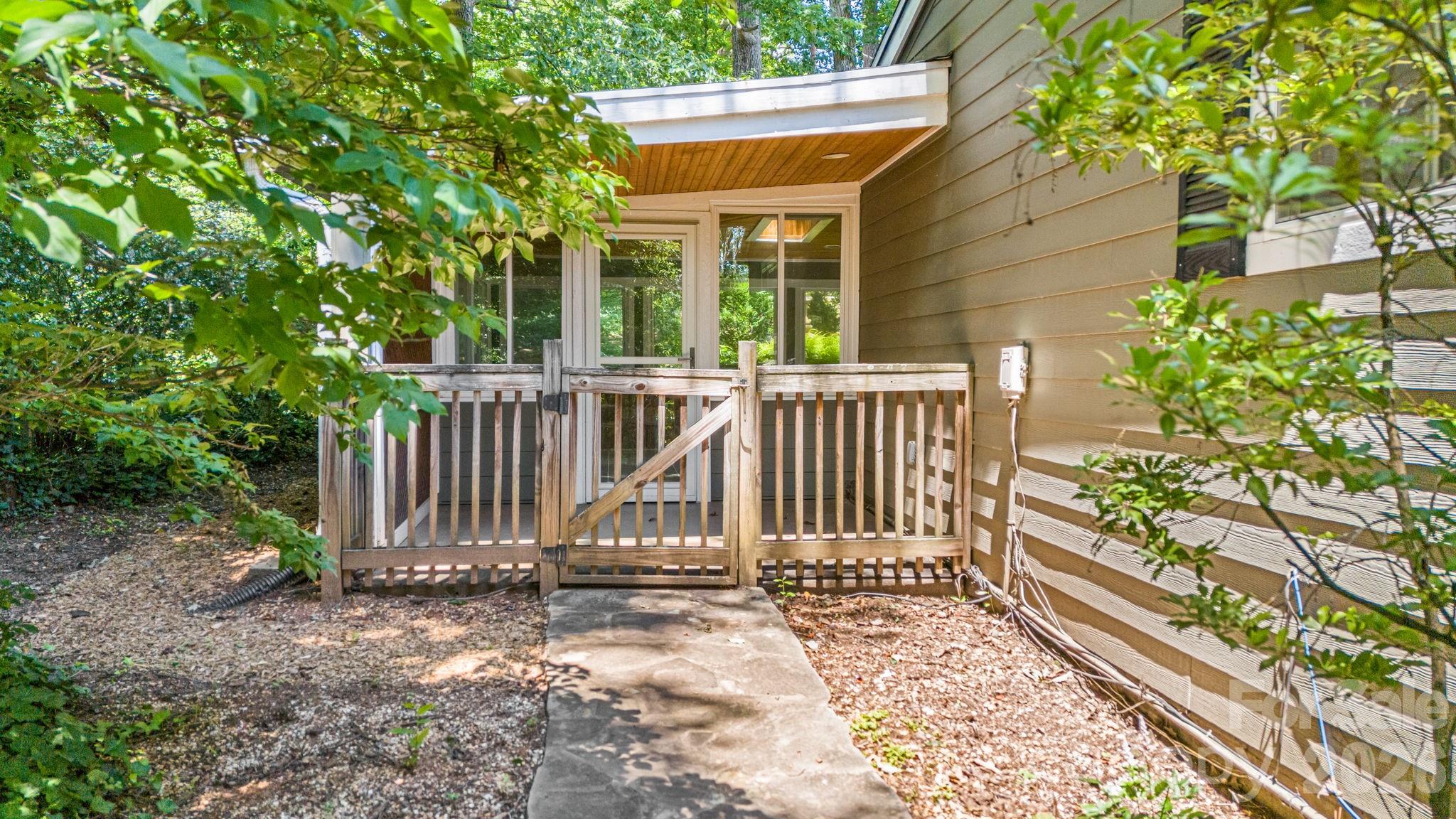 78 Grovewood Road Property Photo 13