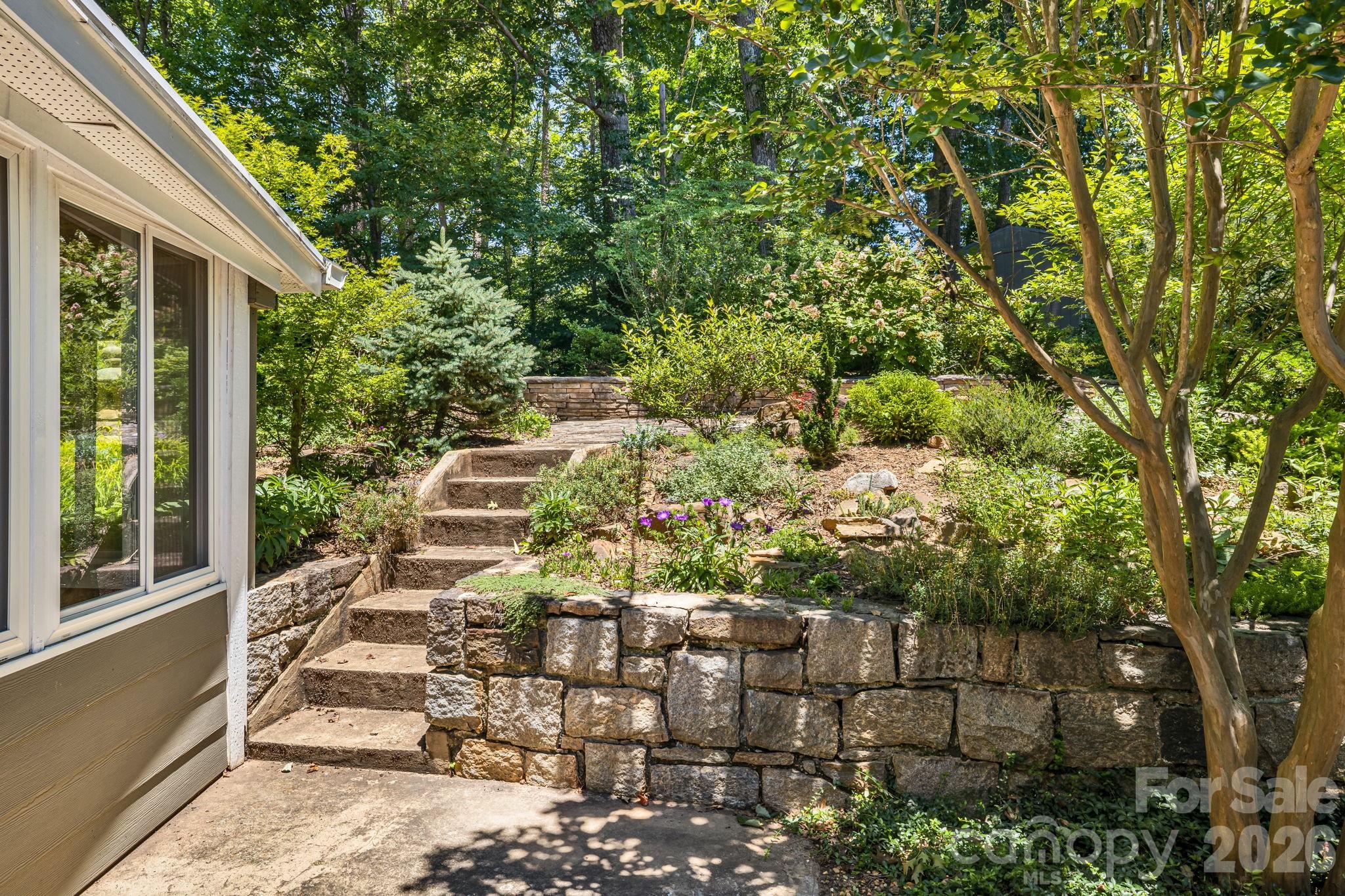 78 Grovewood Road Property Photo 30