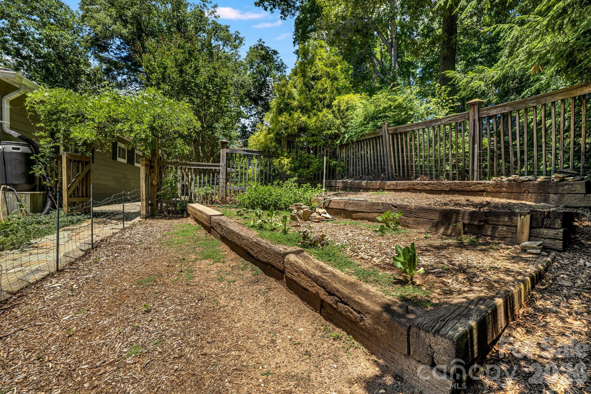 78 Grovewood Road Property Photo 37