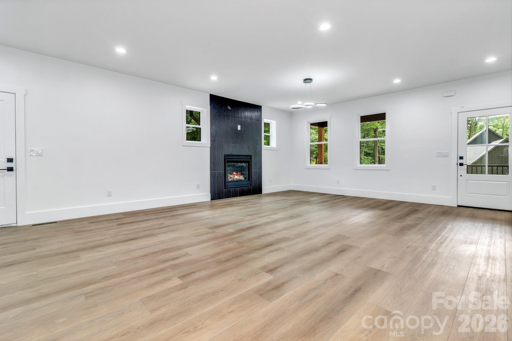 80 Goldenwood Lane Property Photo 4