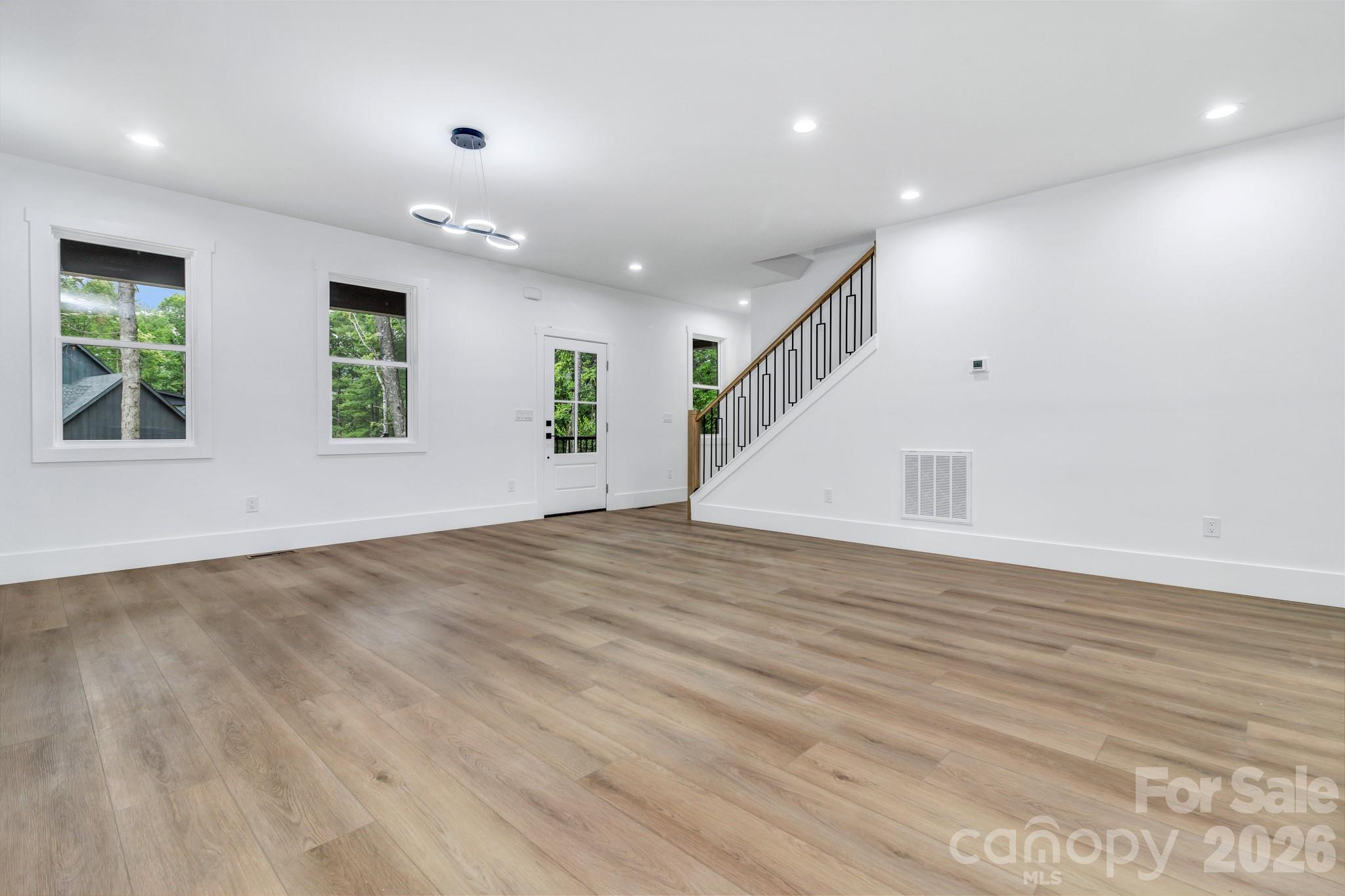 80 Goldenwood Lane Property Photo 7