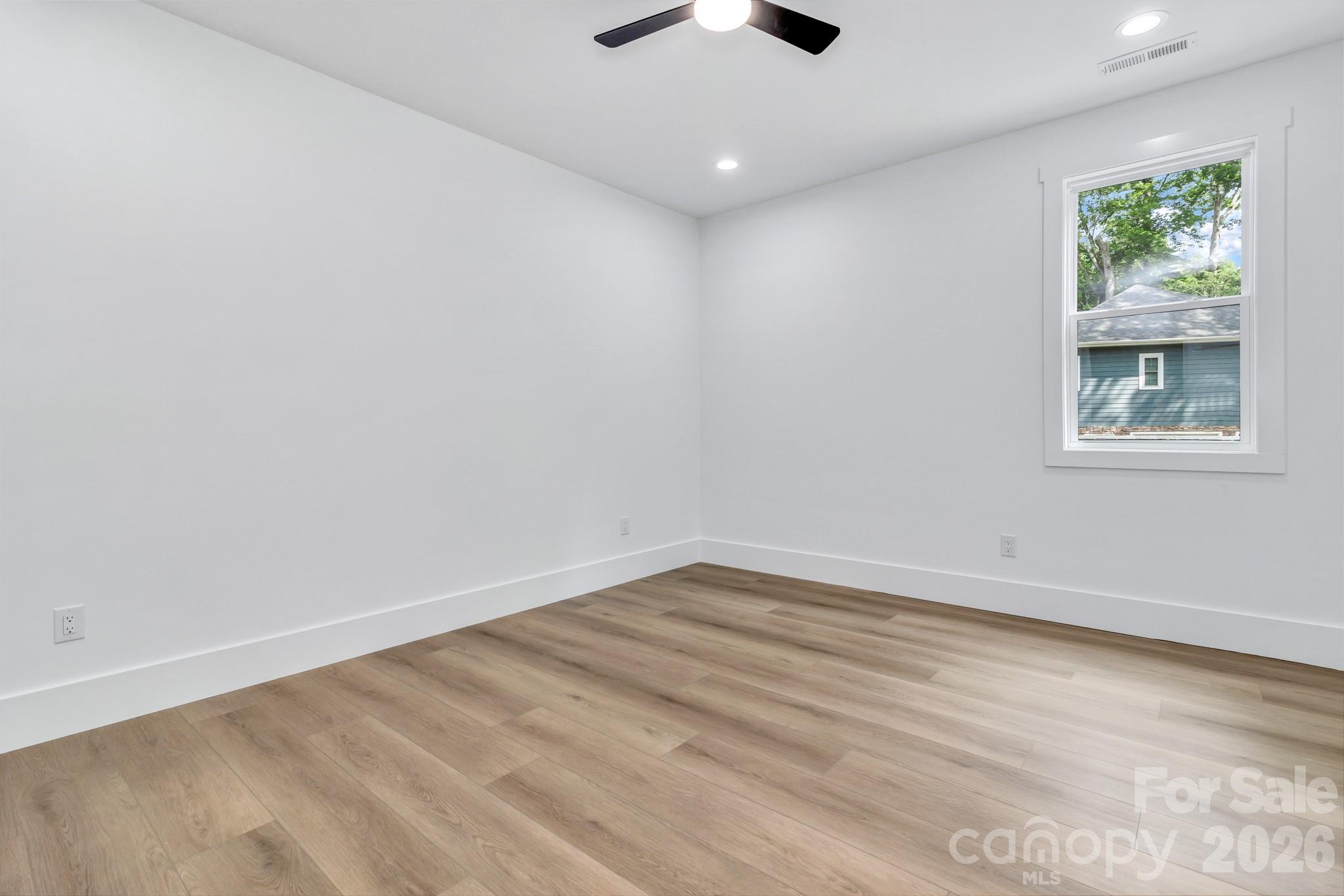 80 Goldenwood Lane Property Photo 33