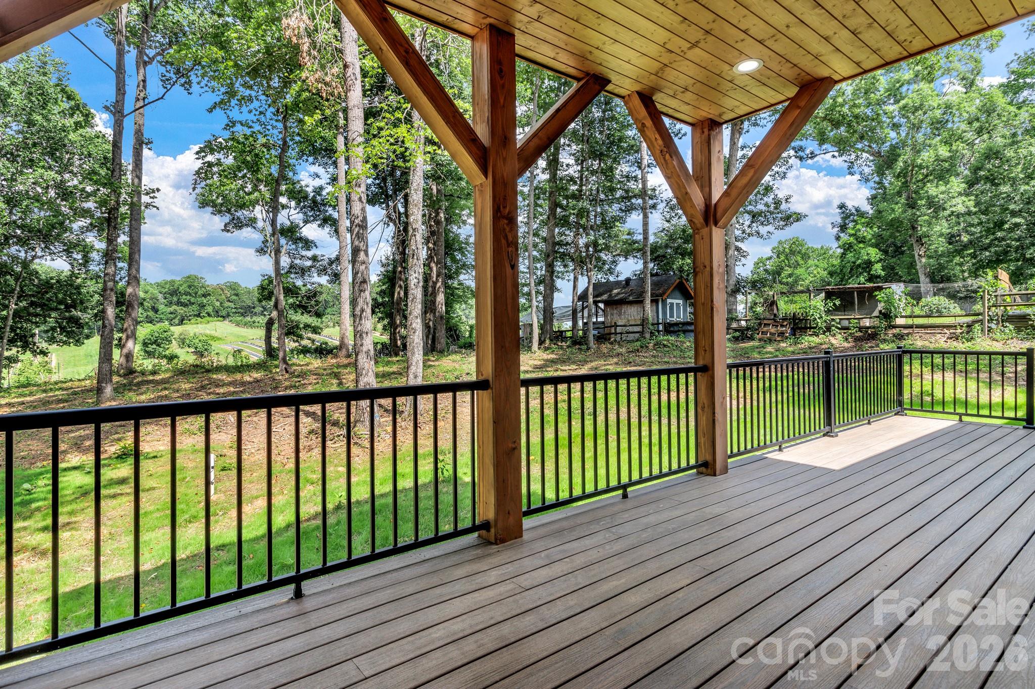 80 Goldenwood Lane Property Photo 38