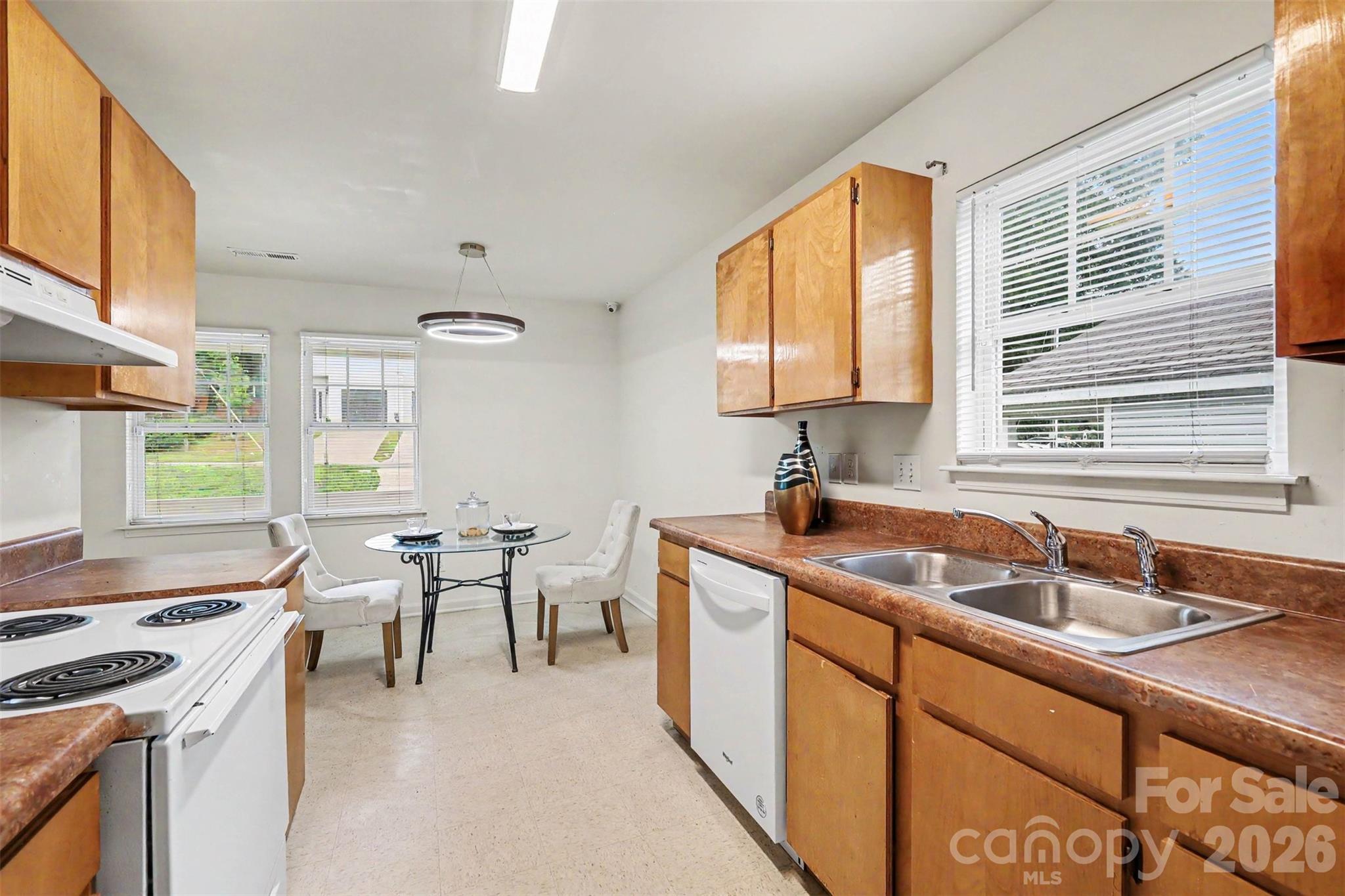 3608 Corbett Street Property Photo 5