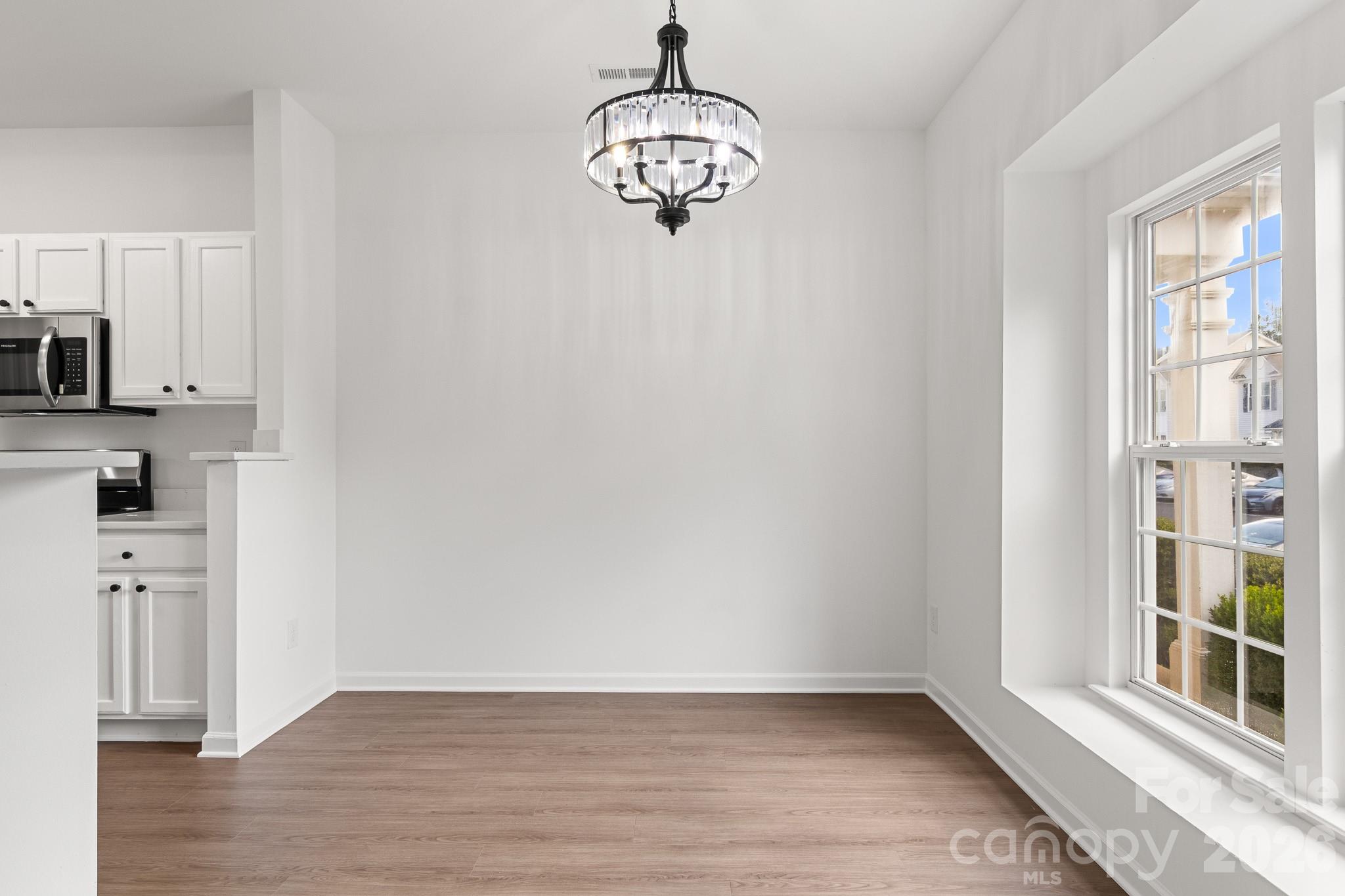 12557 Jessica Place Property Photo 6