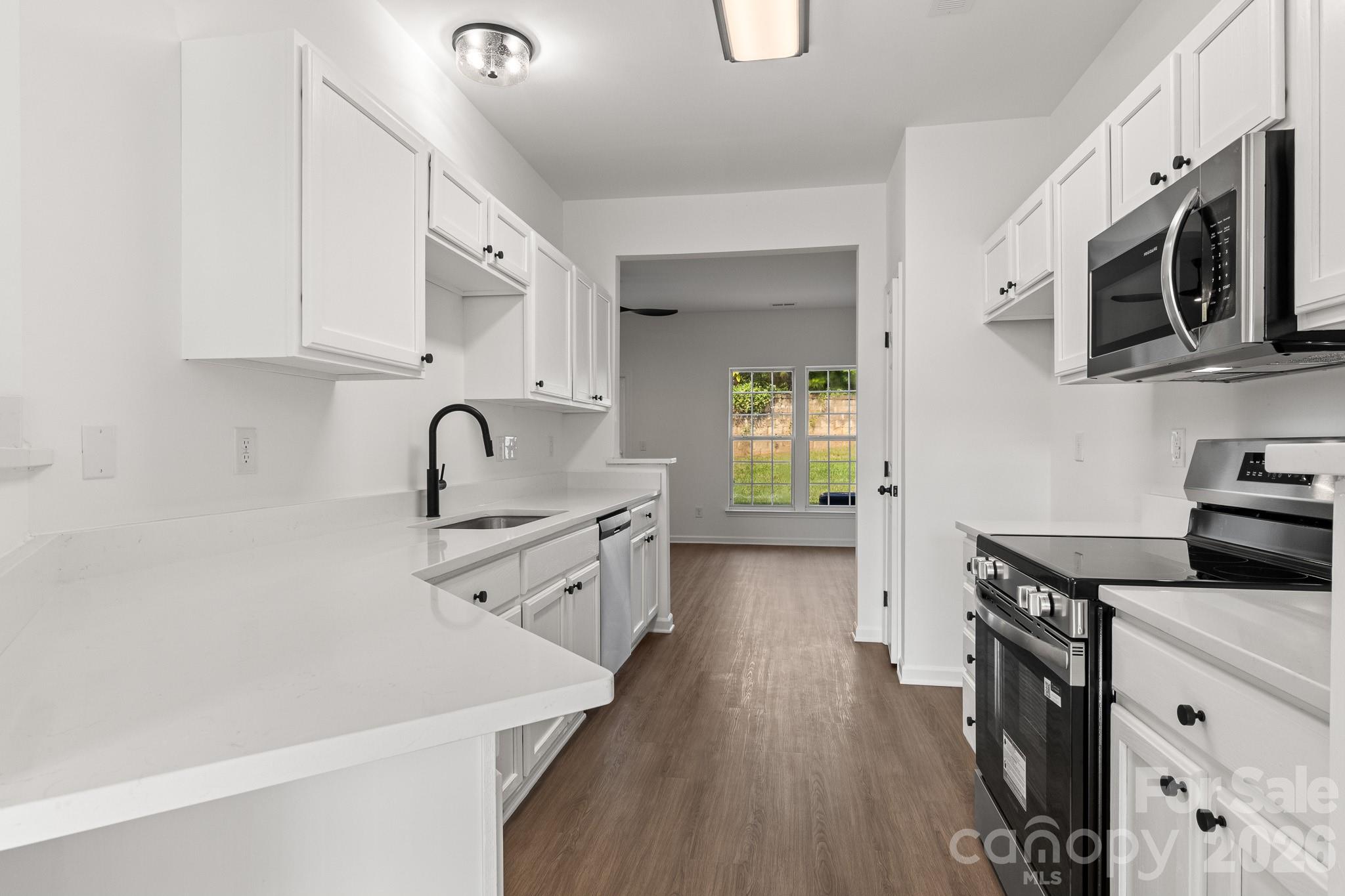12557 Jessica Place Property Photo 8