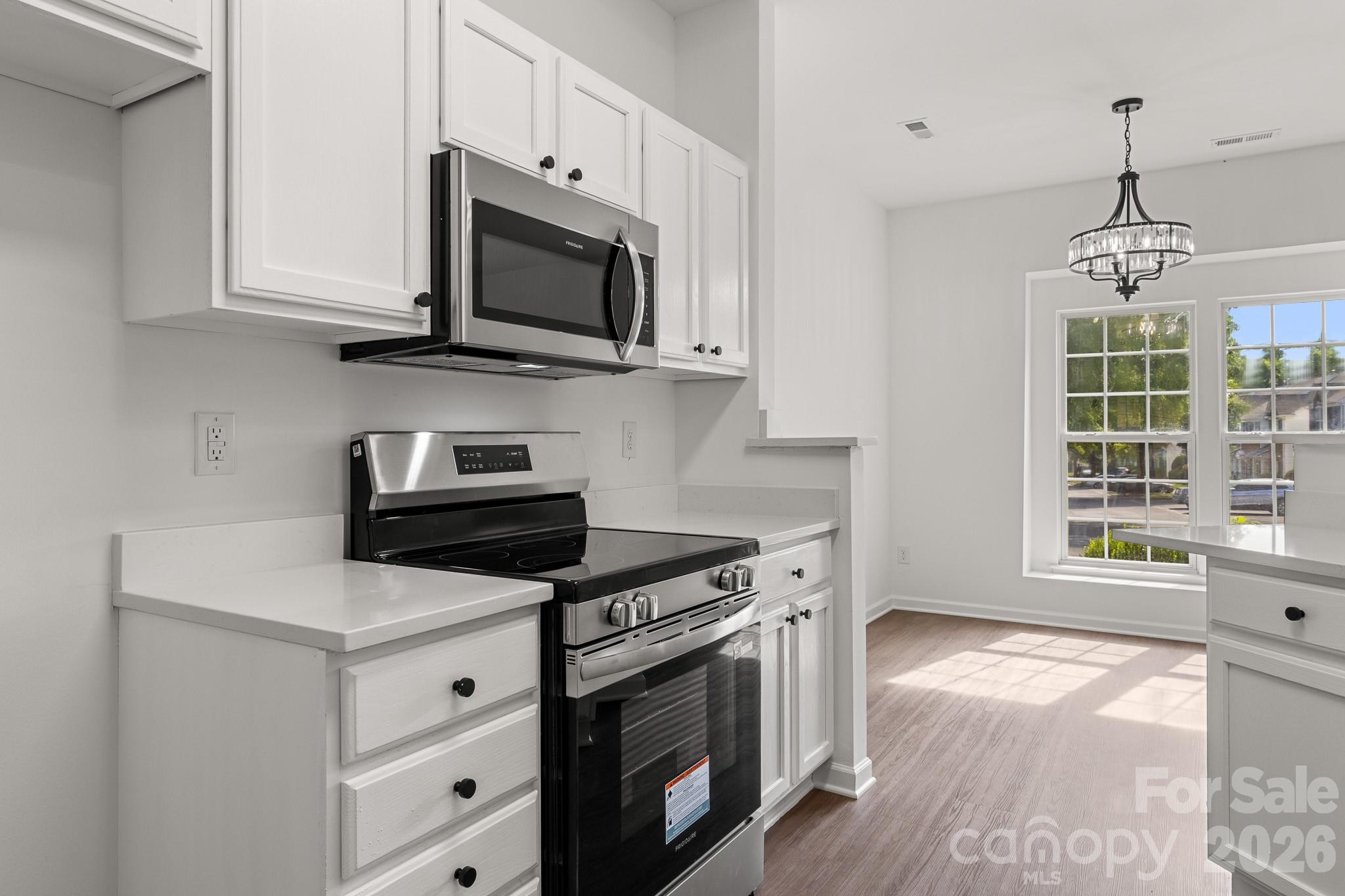 12557 Jessica Place Property Photo 10