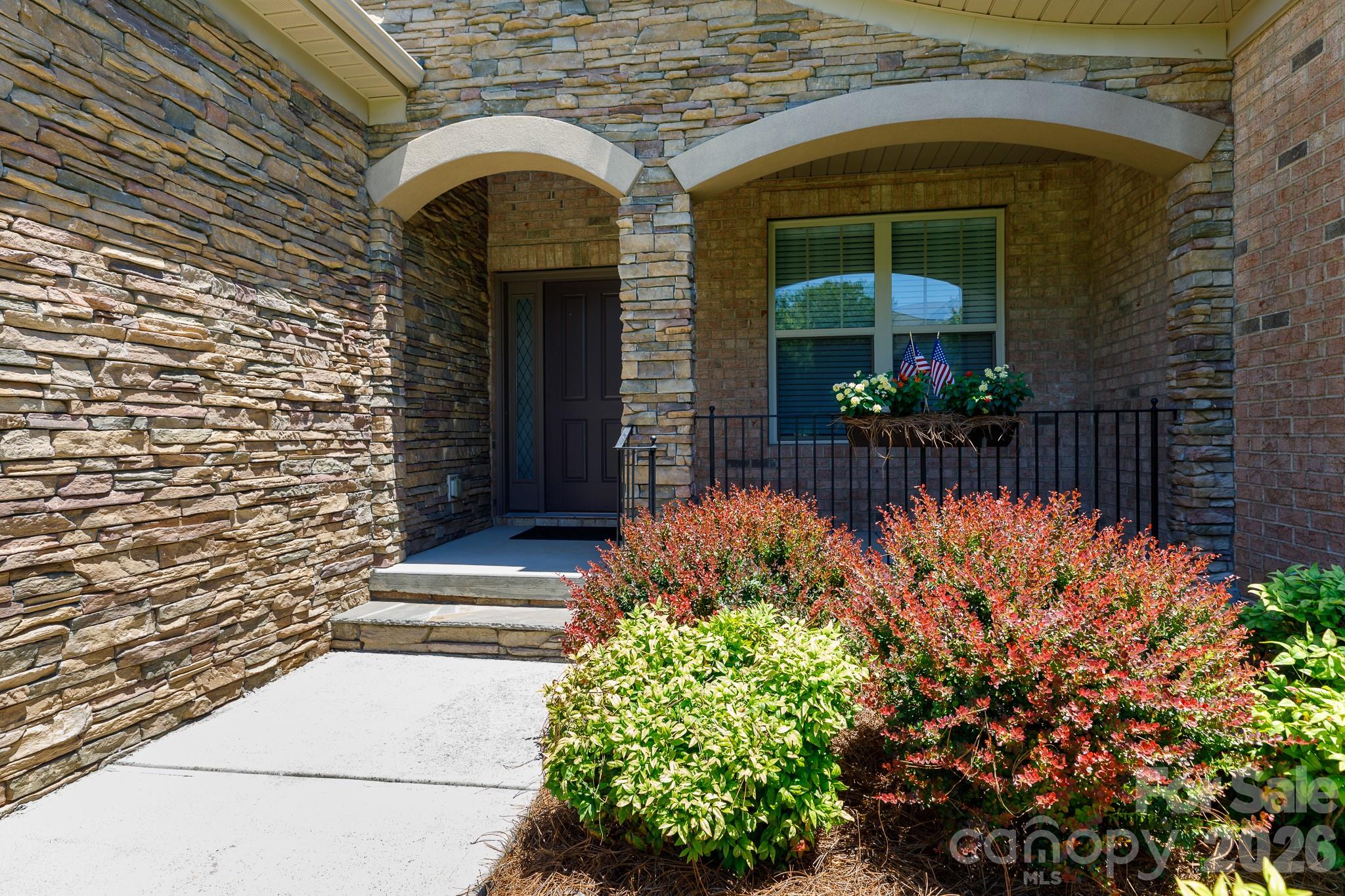 418 Inverness Place Property Photo 2