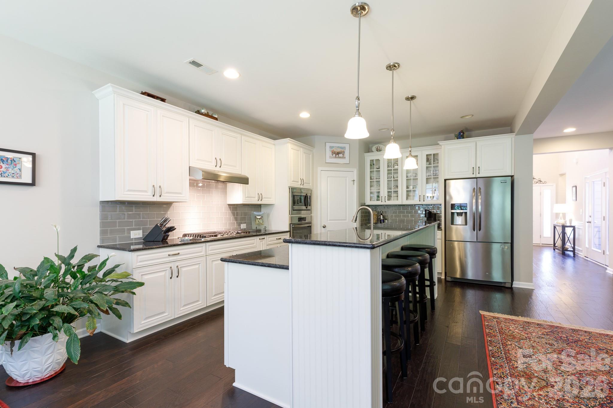 418 Inverness Place Property Photo 8