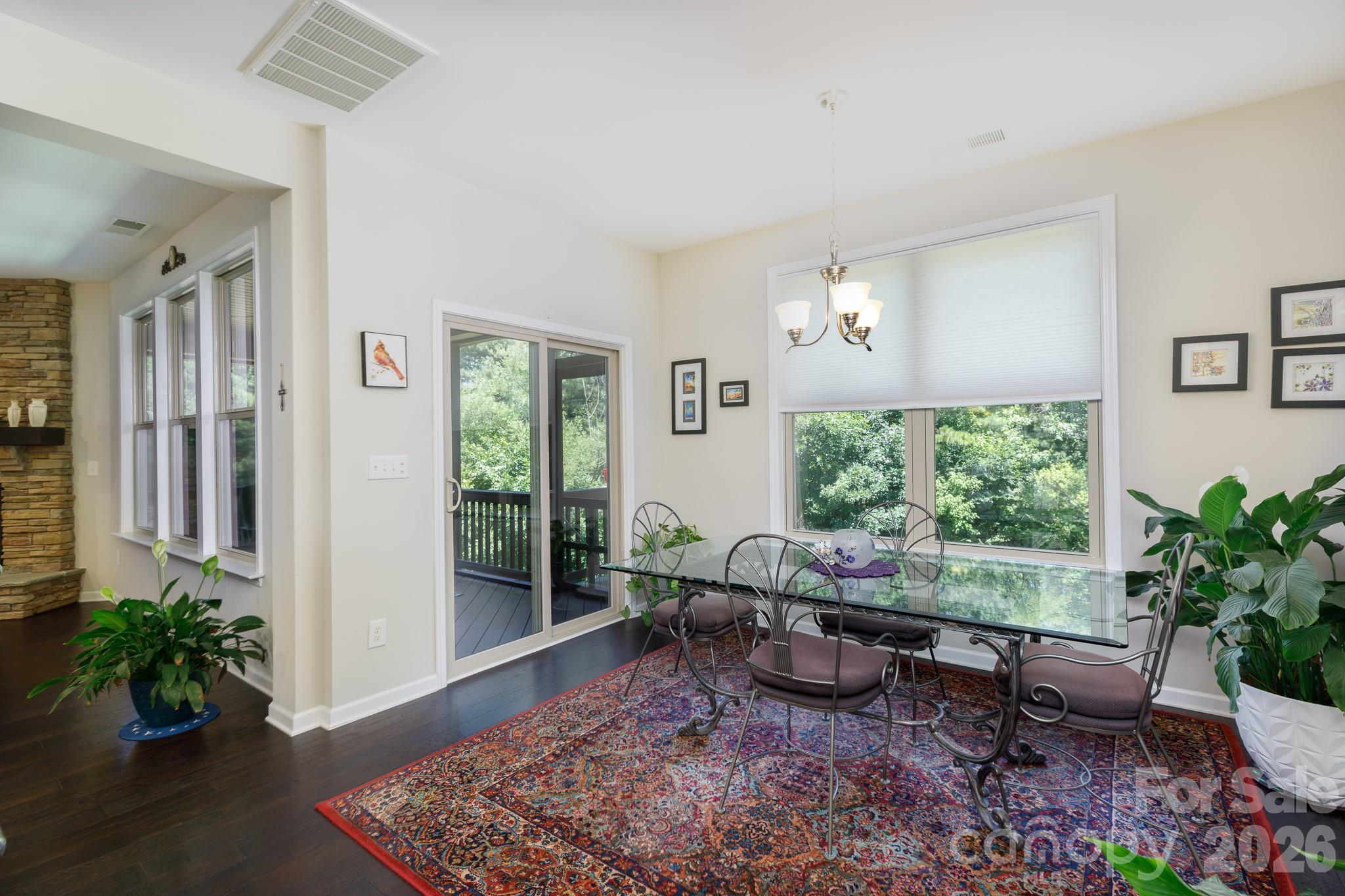 418 Inverness Place Property Photo 10