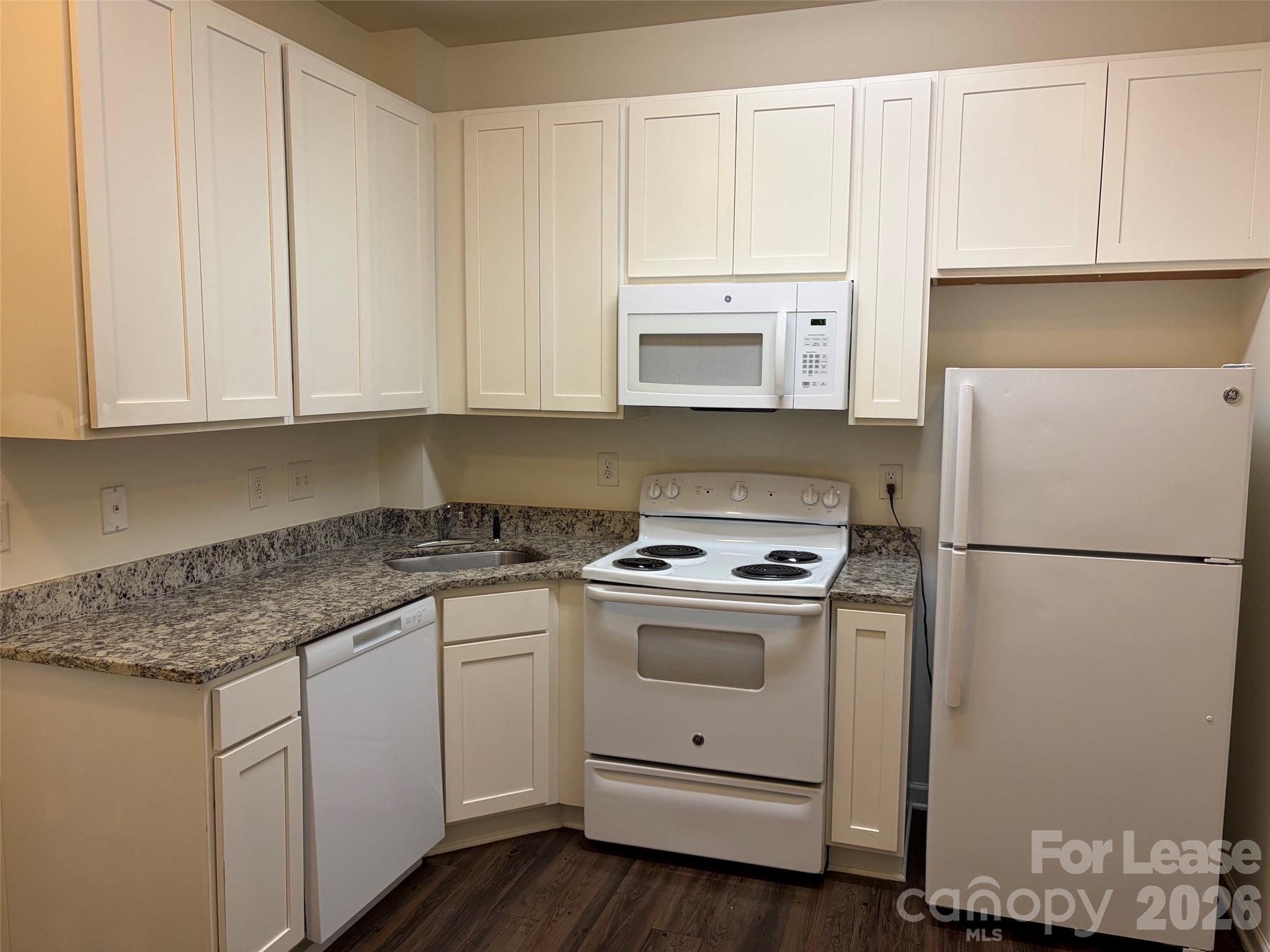 17905 Delmas Drive 302 Property Photo 3