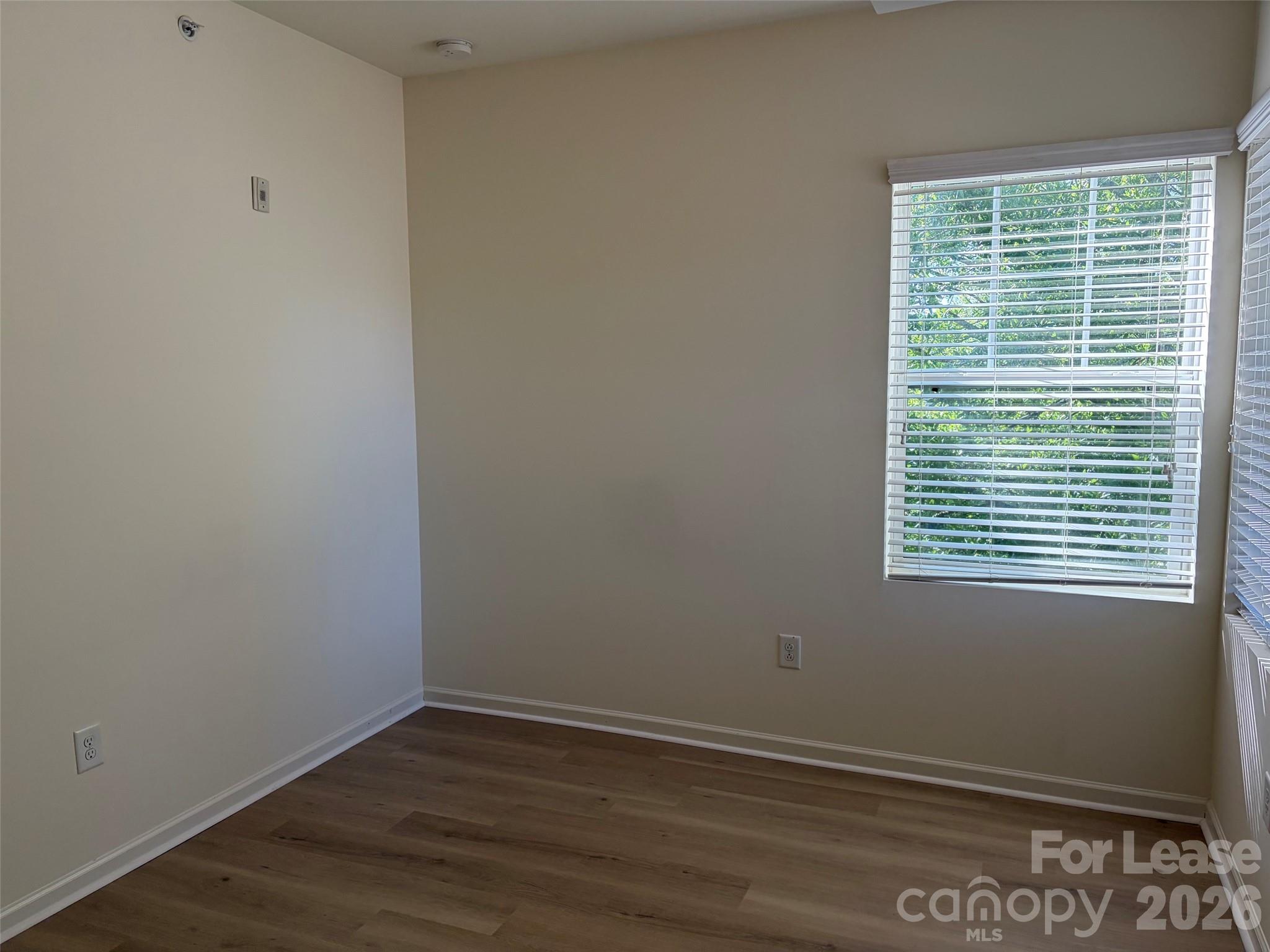 17905 Delmas Drive 302 Property Photo 9