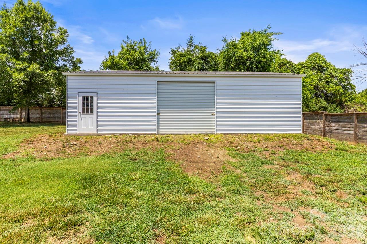 139 Wade Eaton Drive Property Photo 4