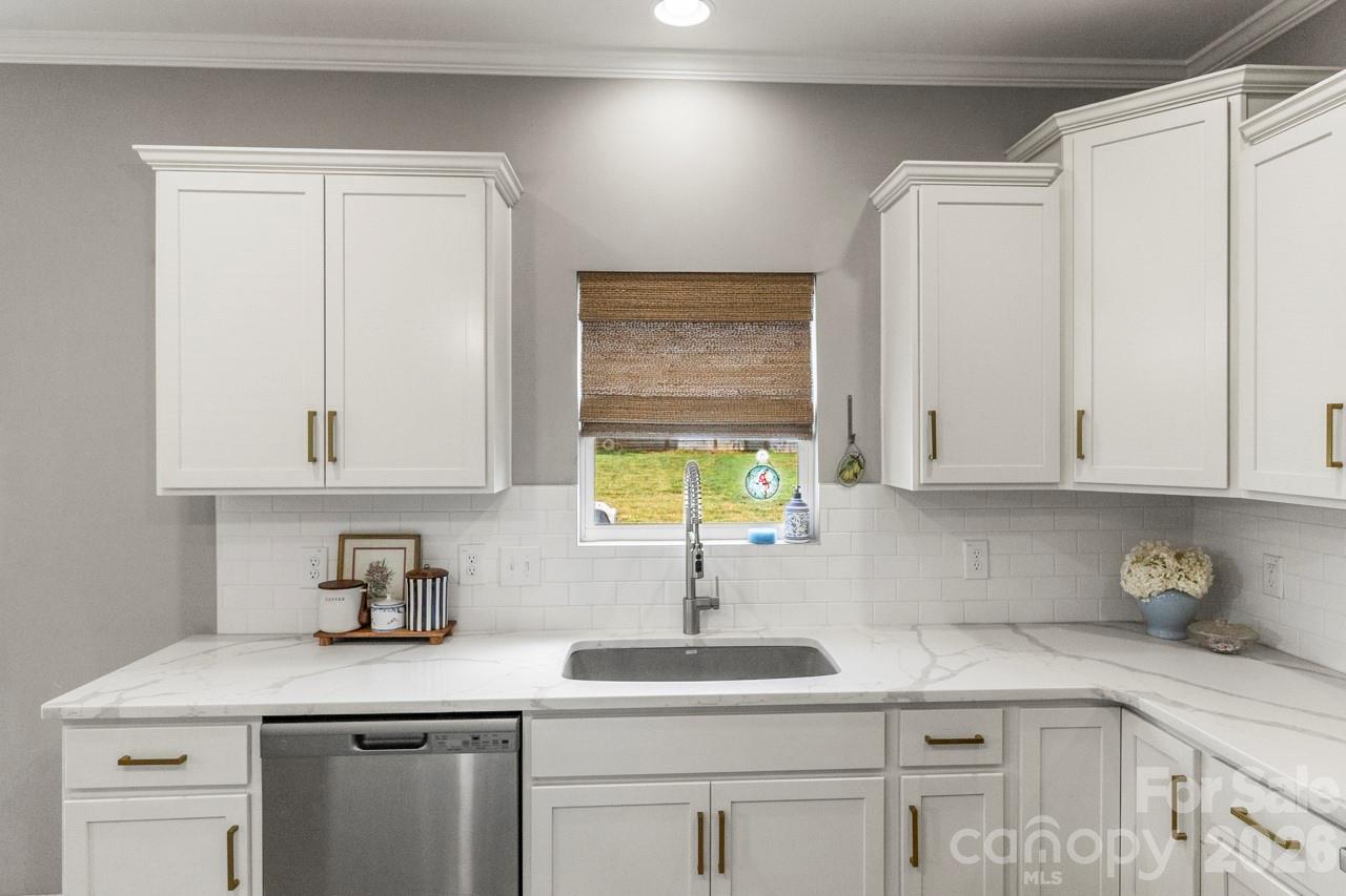 139 Wade Eaton Drive Property Photo 8
