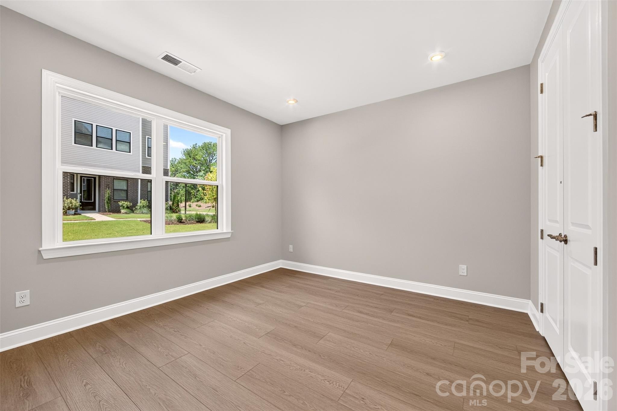 6008 Yellow Buckeye Drive Property Photo 4