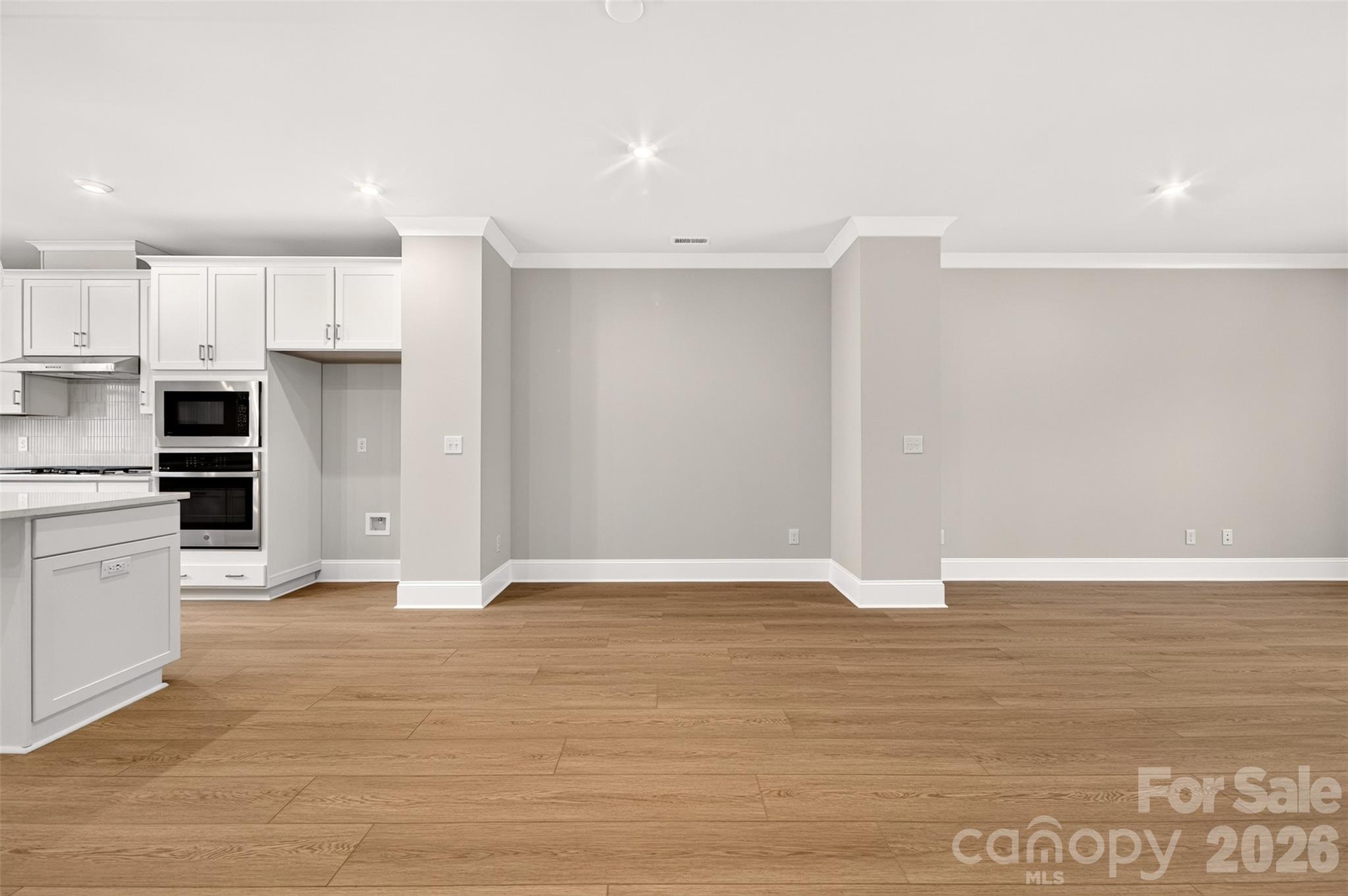6008 Yellow Buckeye Drive Property Photo 14