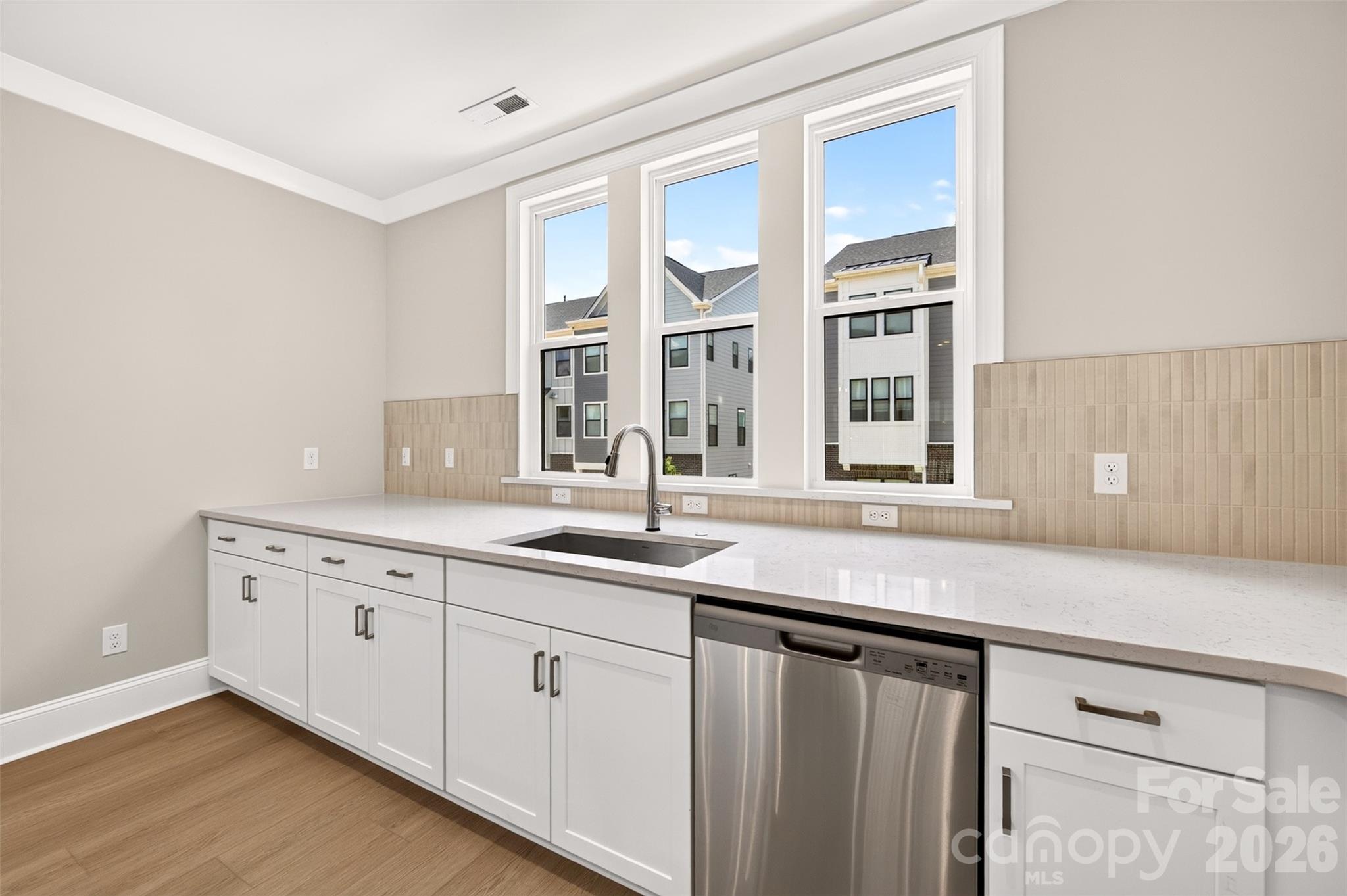 6008 Yellow Buckeye Drive Property Photo 17