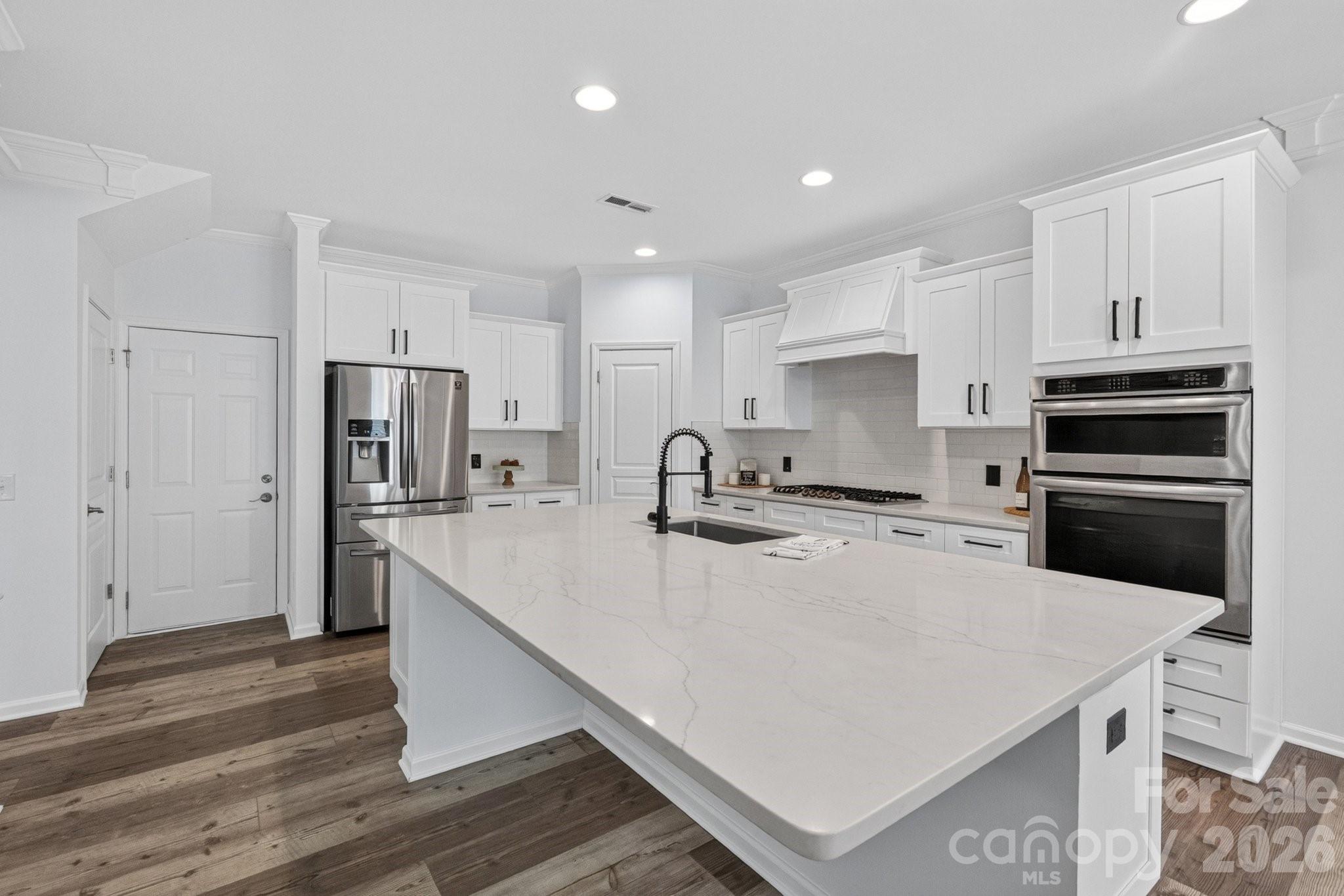 3702 Park South Station Boulevard Property Photo 9