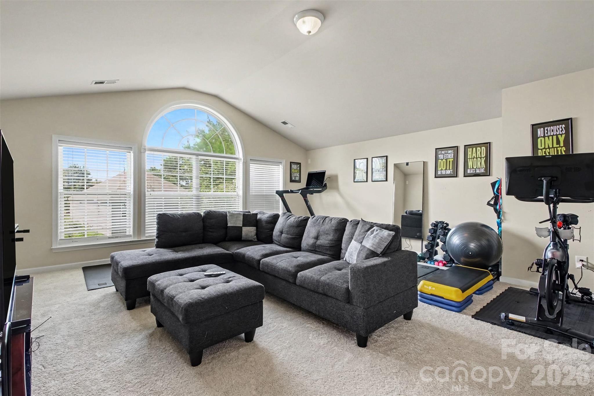 1008 Hawker Road Property Photo 3