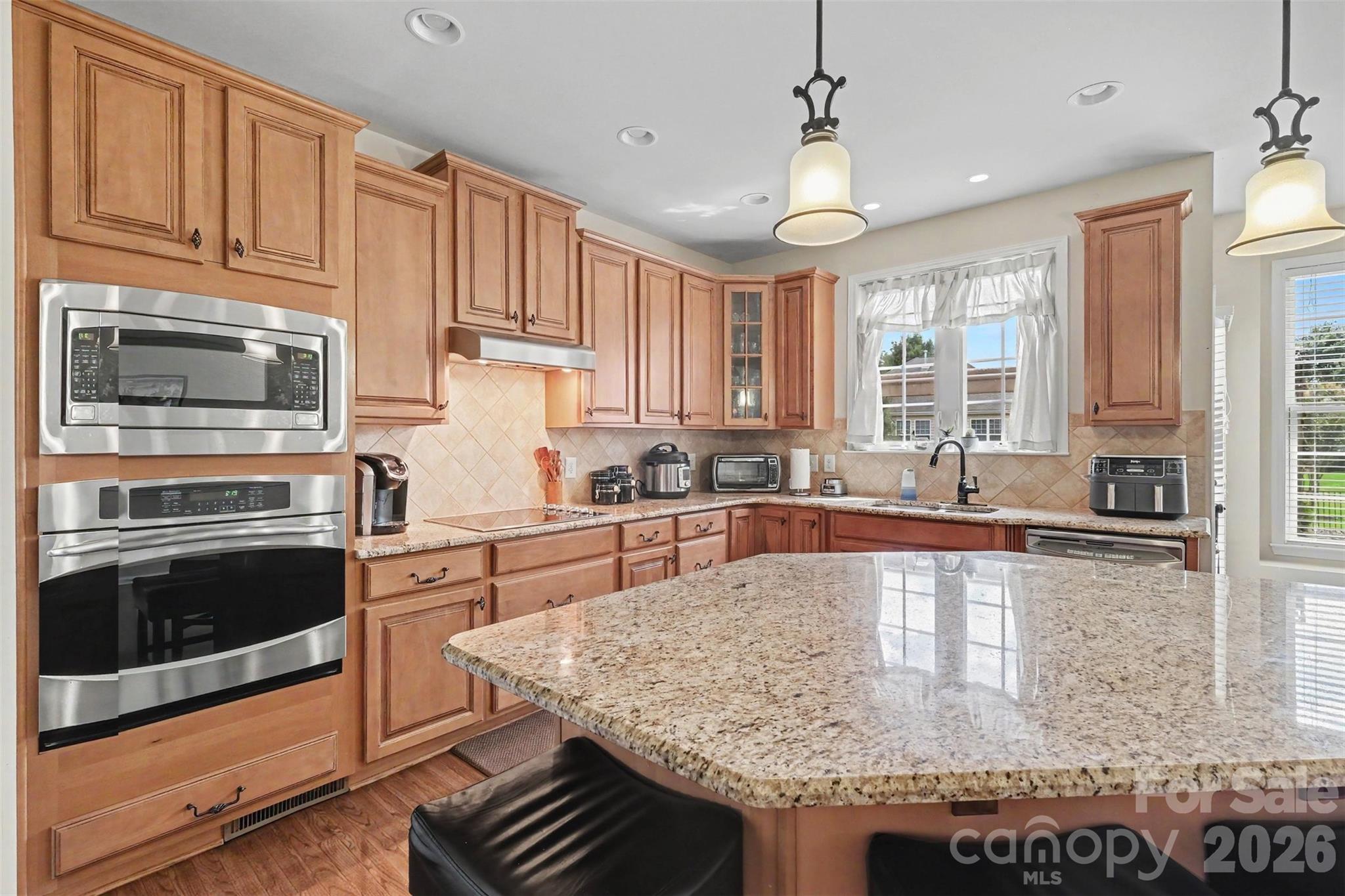 1008 Hawker Road Property Photo 6
