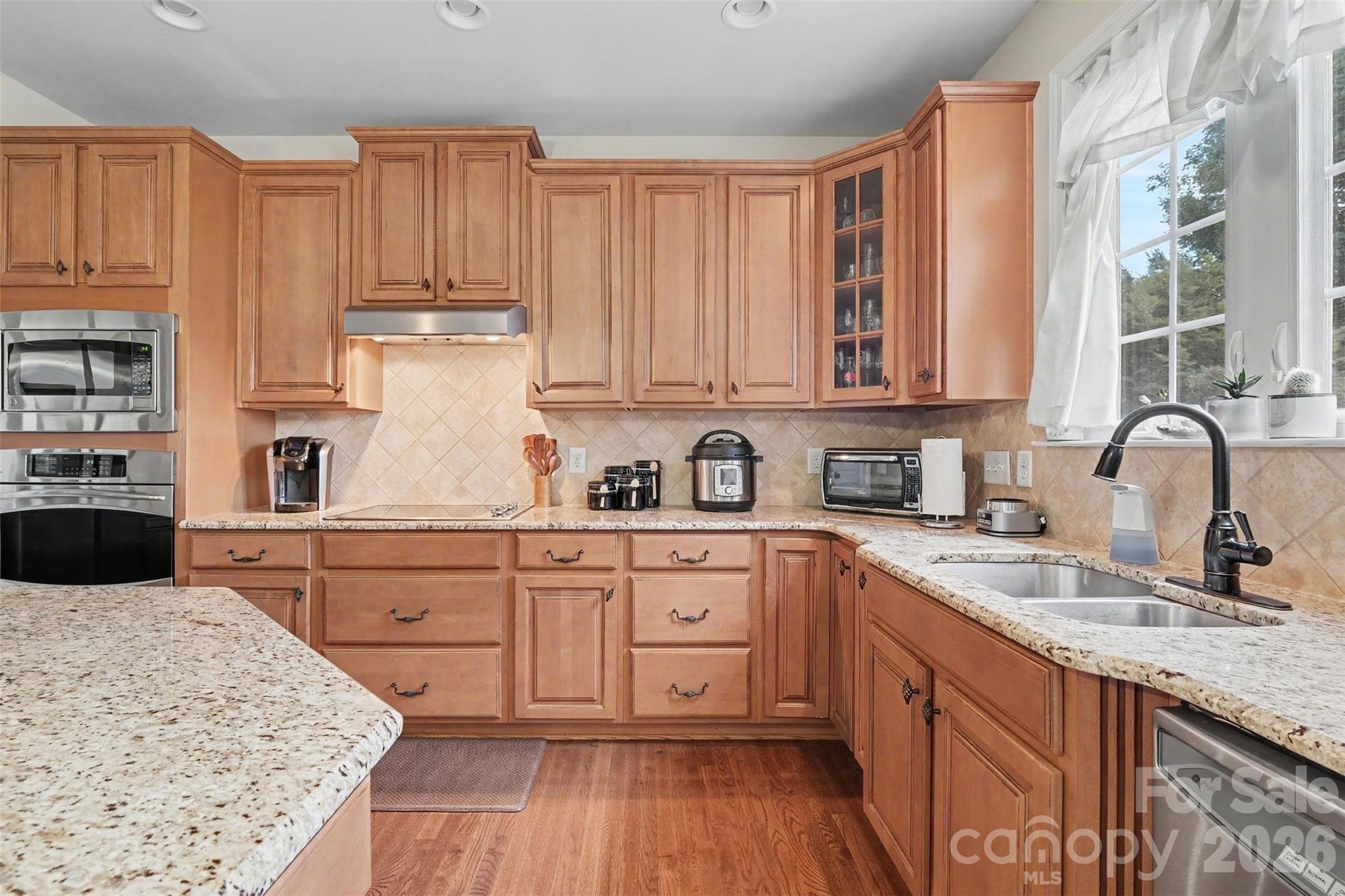 1008 Hawker Road Property Photo 19
