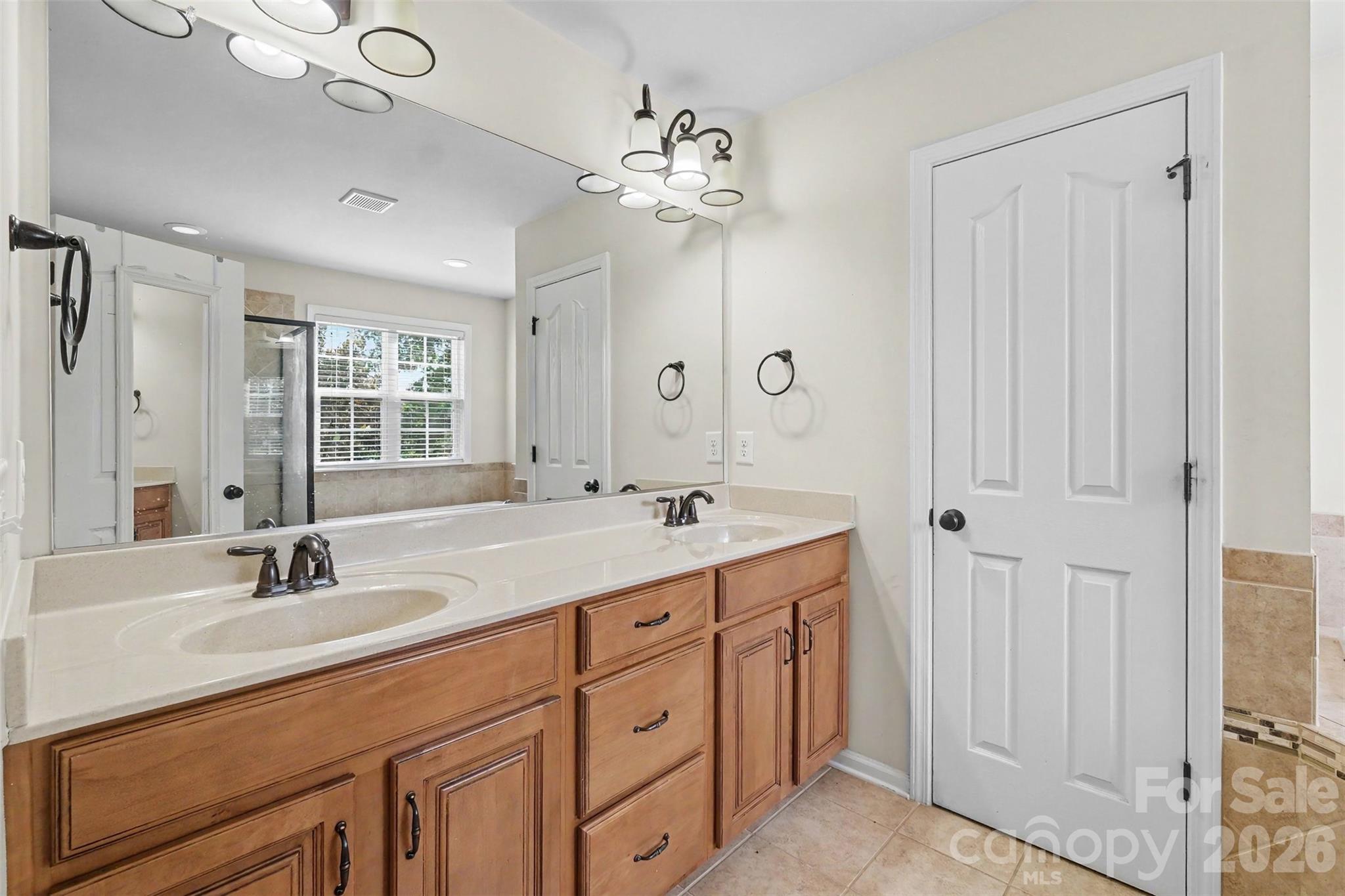 1008 Hawker Road Property Photo 26