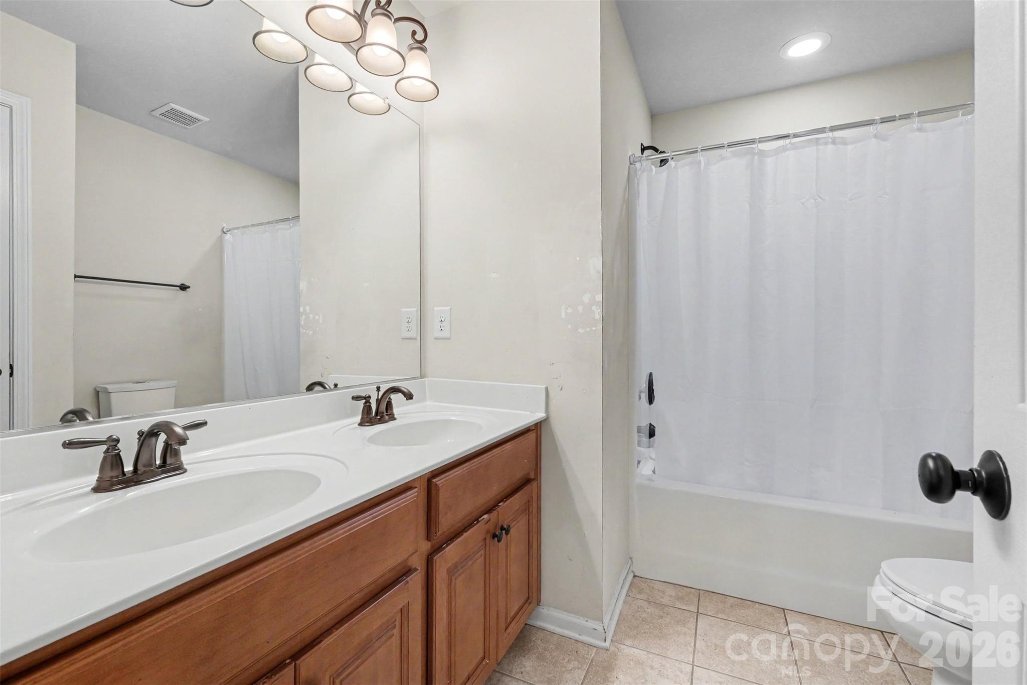 1008 Hawker Road Property Photo 34