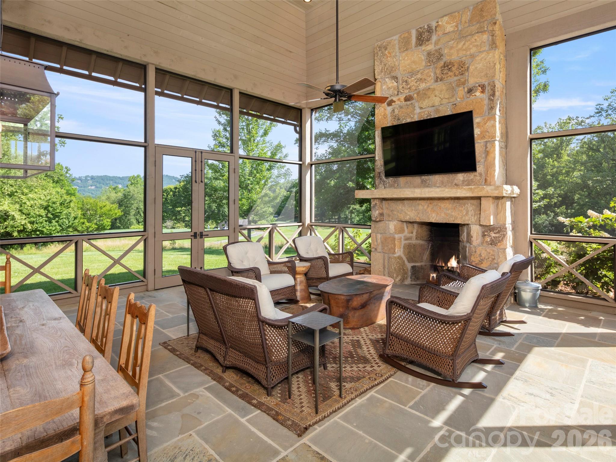 332 Walnut Valley Parkway Property Photo 16
