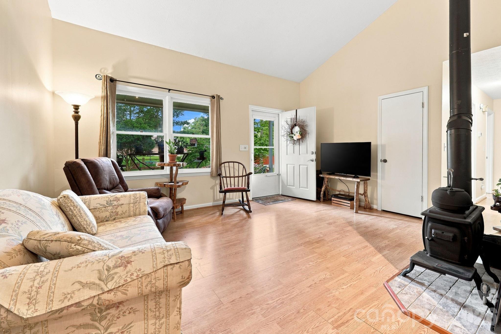 473 King William Road Property Photo 14