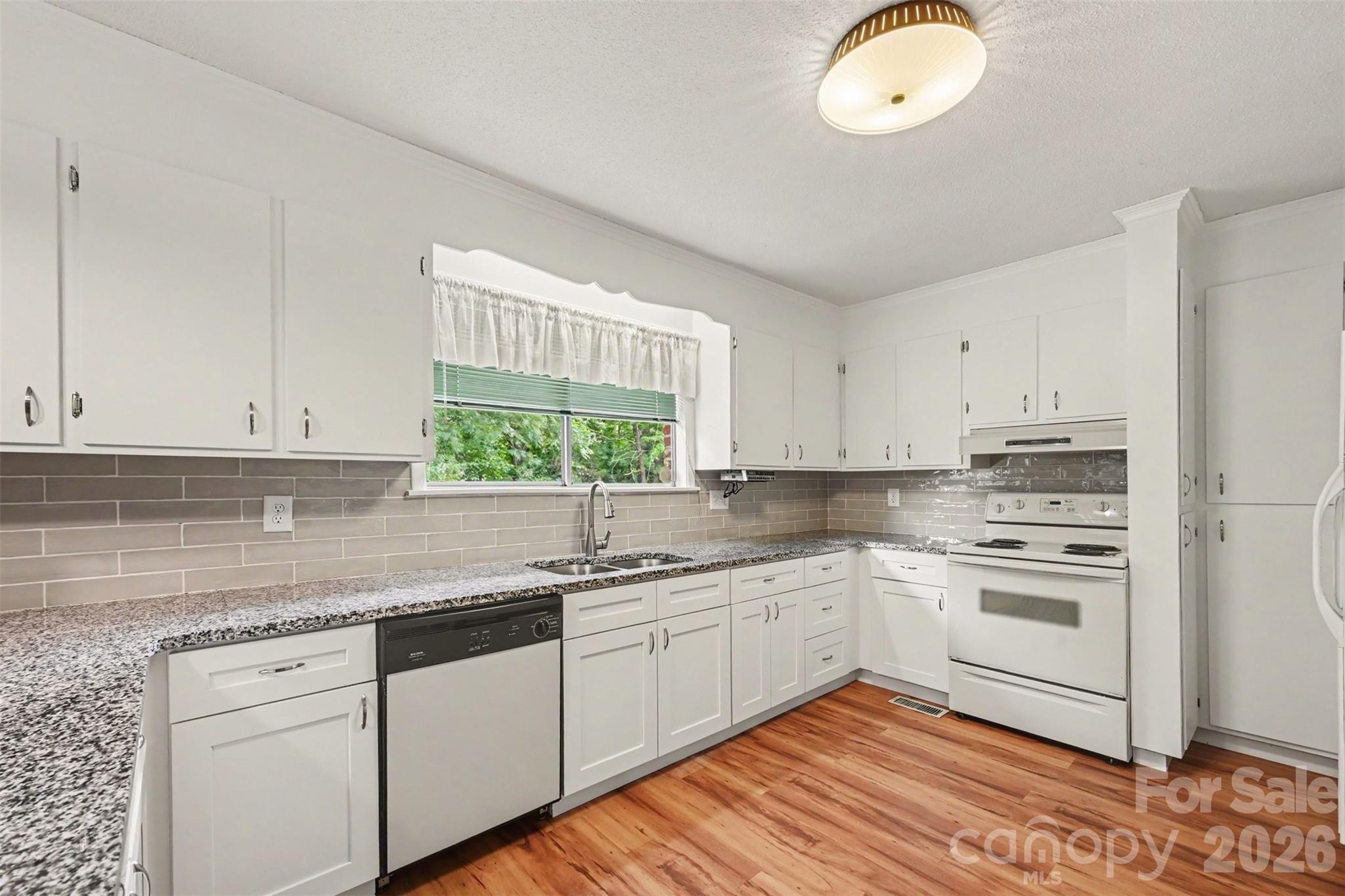 207 Sills Drive Property Photo 10