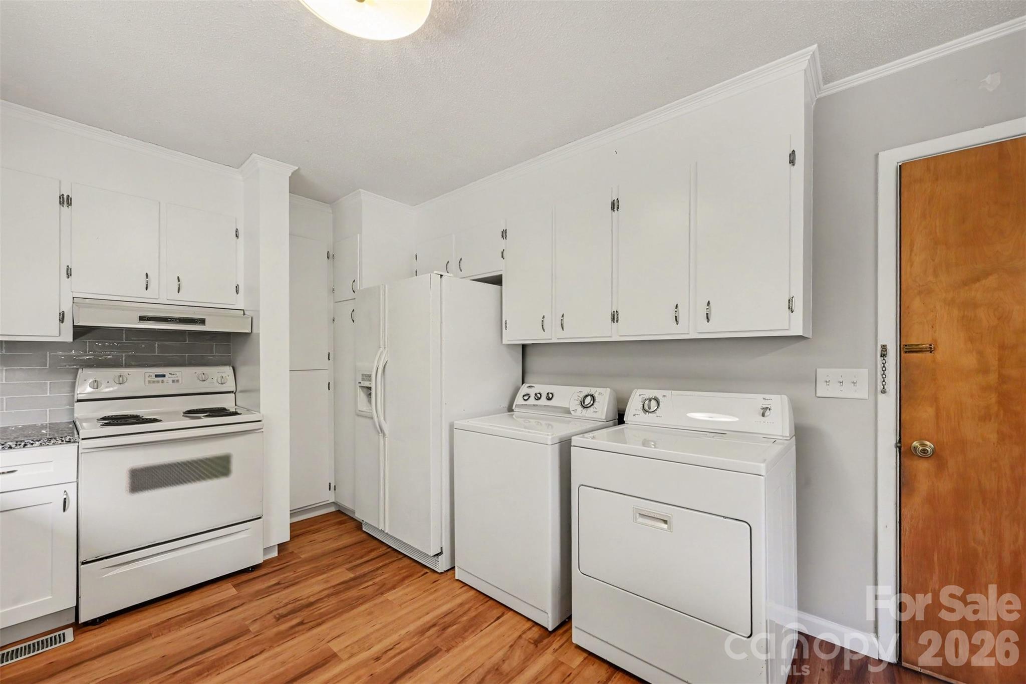 207 Sills Drive Property Photo 11