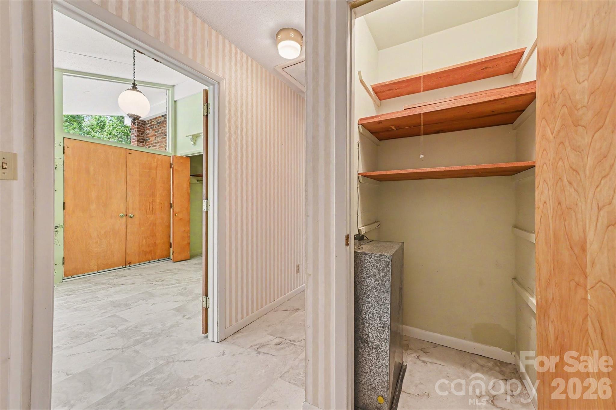 207 Sills Drive Property Photo 16