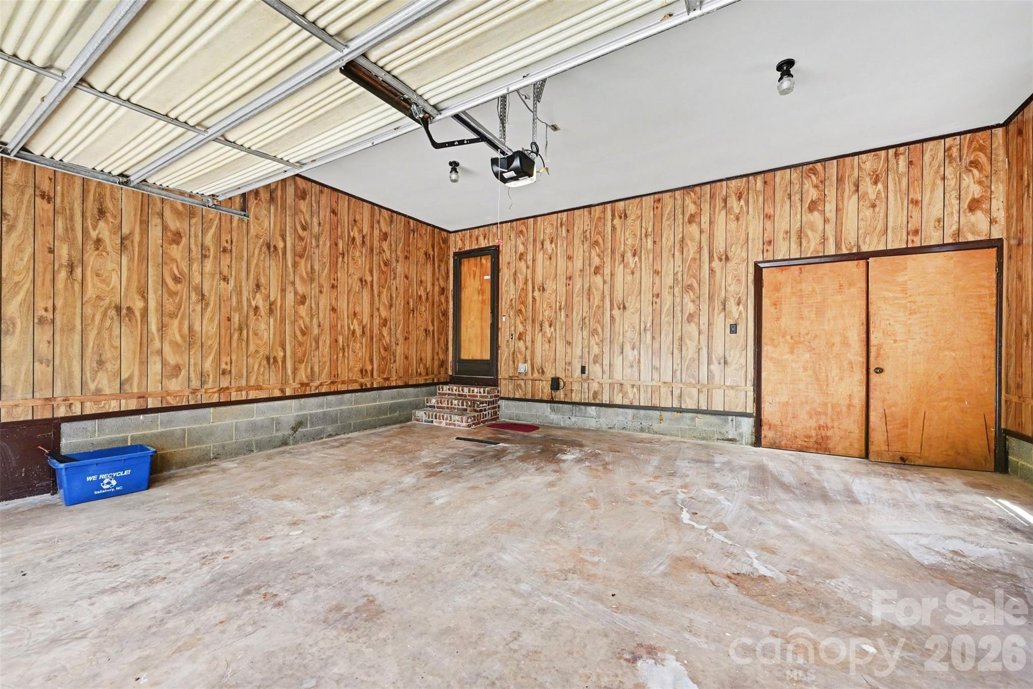 207 Sills Drive Property Photo 28