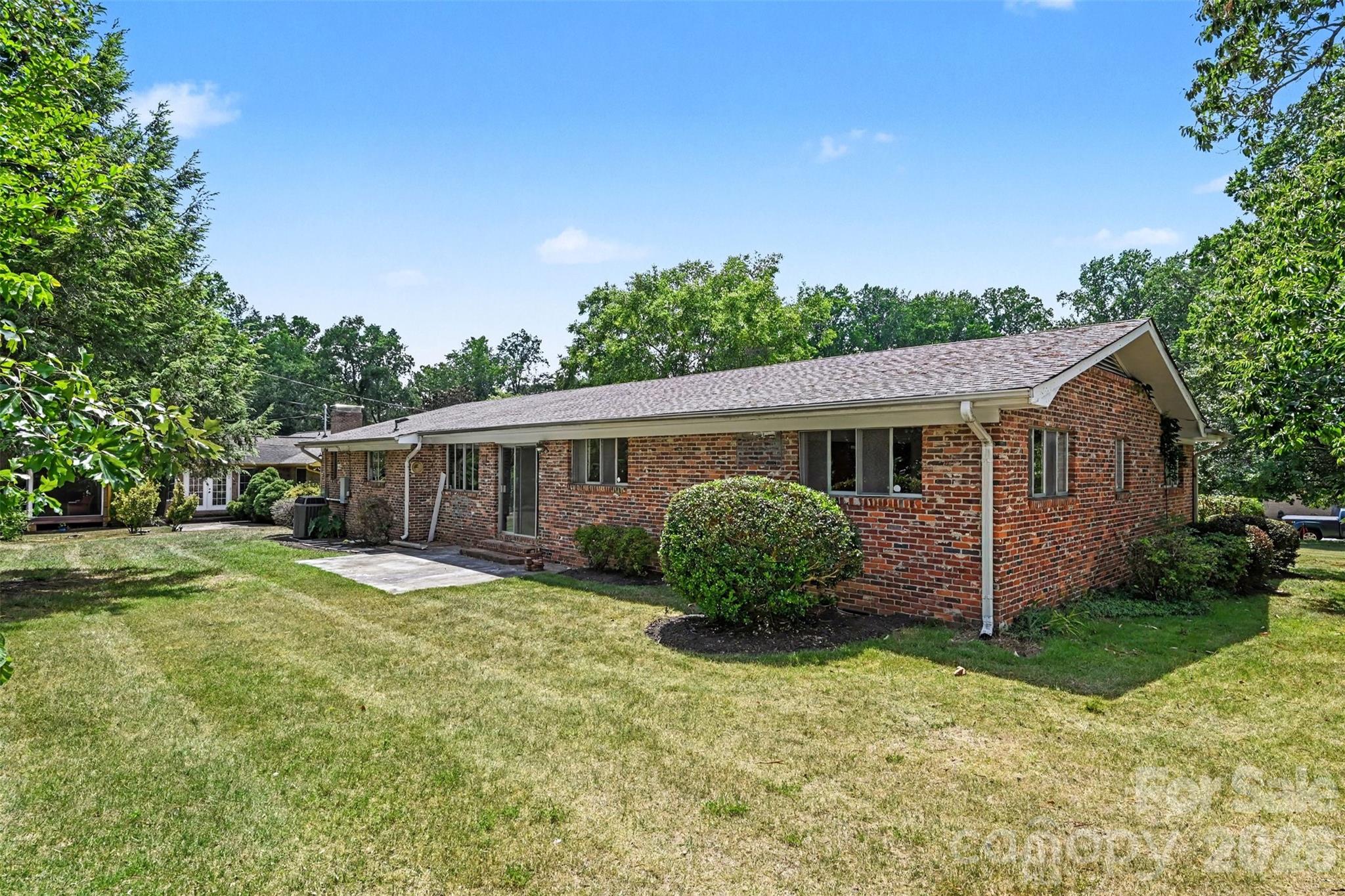 207 Sills Drive Property Photo 32
